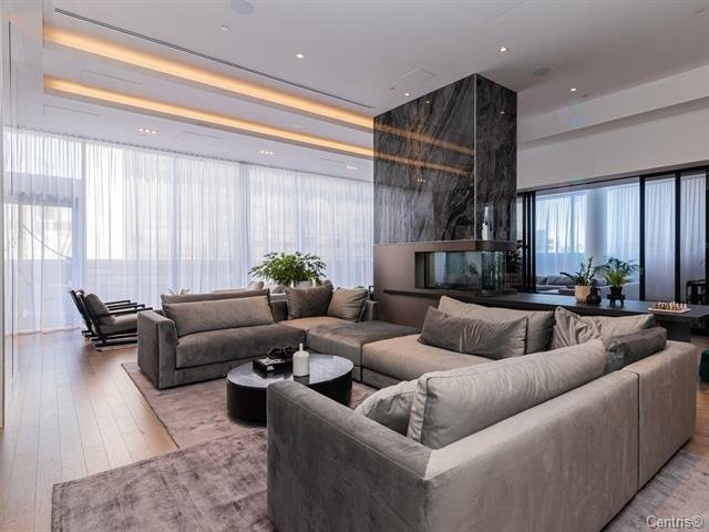 









720


Place Jacques-Cartier

, 2905,
Montréal (Ville-Marie),




QC
H3C1A1

