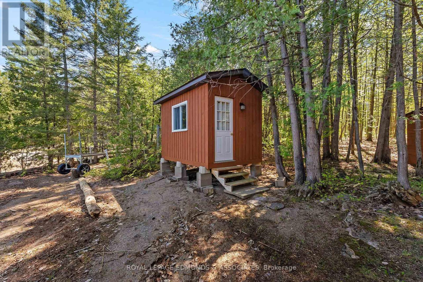 












30 ORVILLES TRAIL

,
Whitewater Region,




Ontario
K0J2L0

