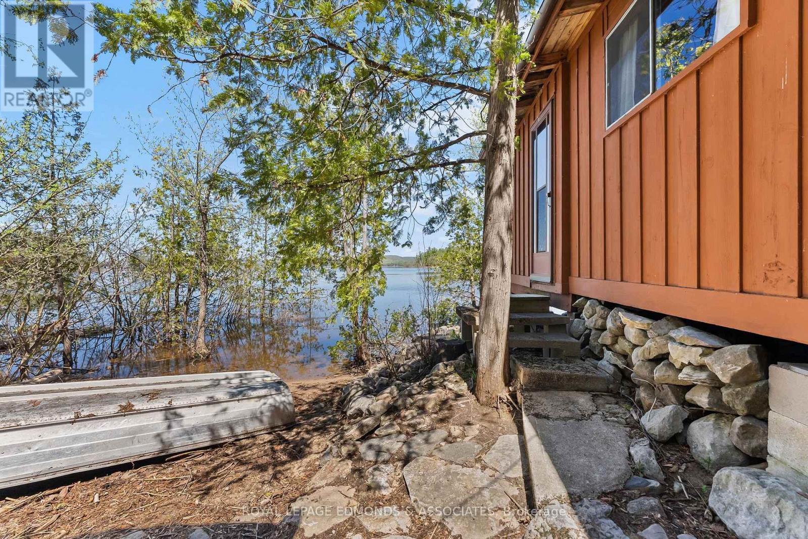 












30 ORVILLES TRAIL

,
Whitewater Region,




Ontario
K0J2L0

