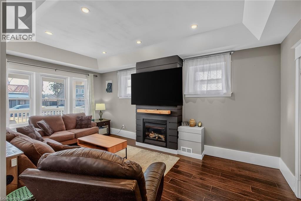 












99 NORTH MAIN Street

,
Simcoe,




Ontario
N3Y2M2

