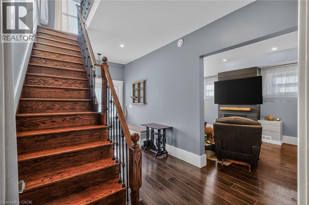 












99 NORTH MAIN Street

,
Simcoe,




Ontario
N3Y2M2

