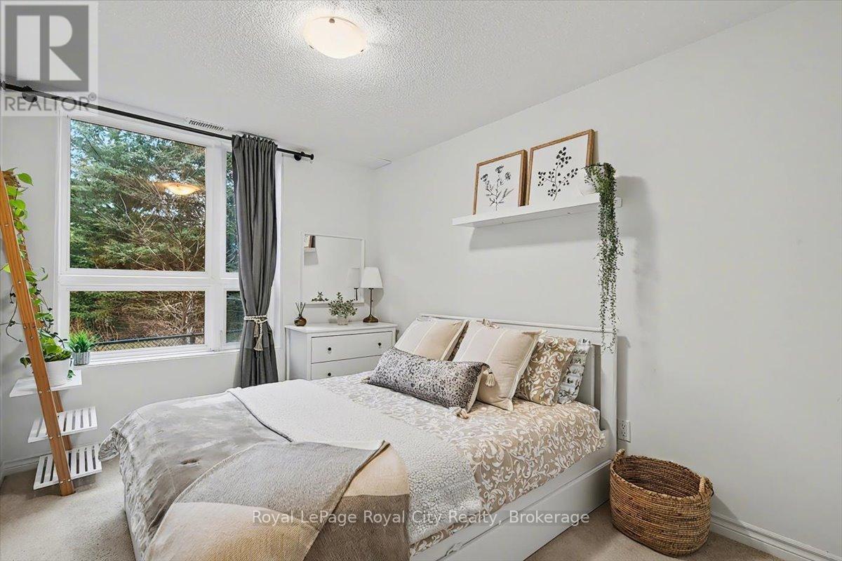 












120 - 1284 GORDON STREET

,
Guelph (Kortright East),




Ontario
N1L0M8

