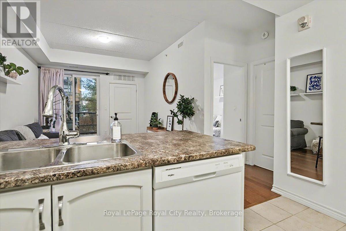 












120 - 1284 GORDON STREET

,
Guelph (Kortright East),




Ontario
N1L0M8

