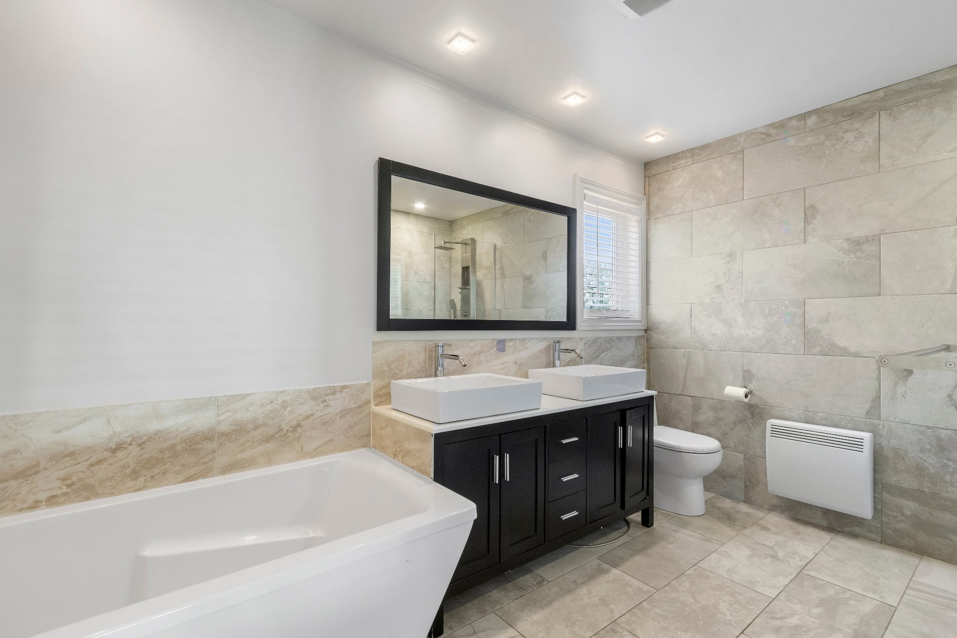 









1002


Rue Léopold-Lecourt

,
Saint-Jérôme,




QC
J5L1W9

