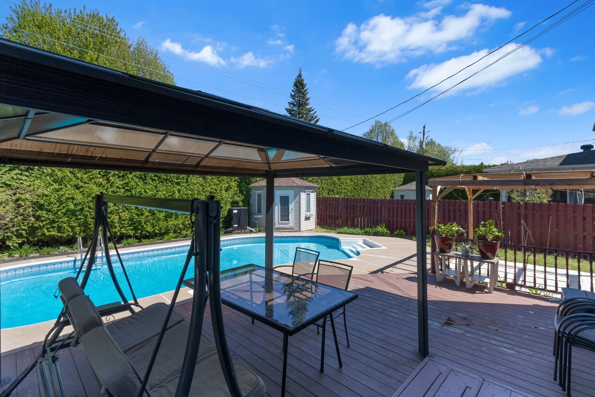 









1002


Rue Léopold-Lecourt

,
Saint-Jérôme,




QC
J5L1W9

