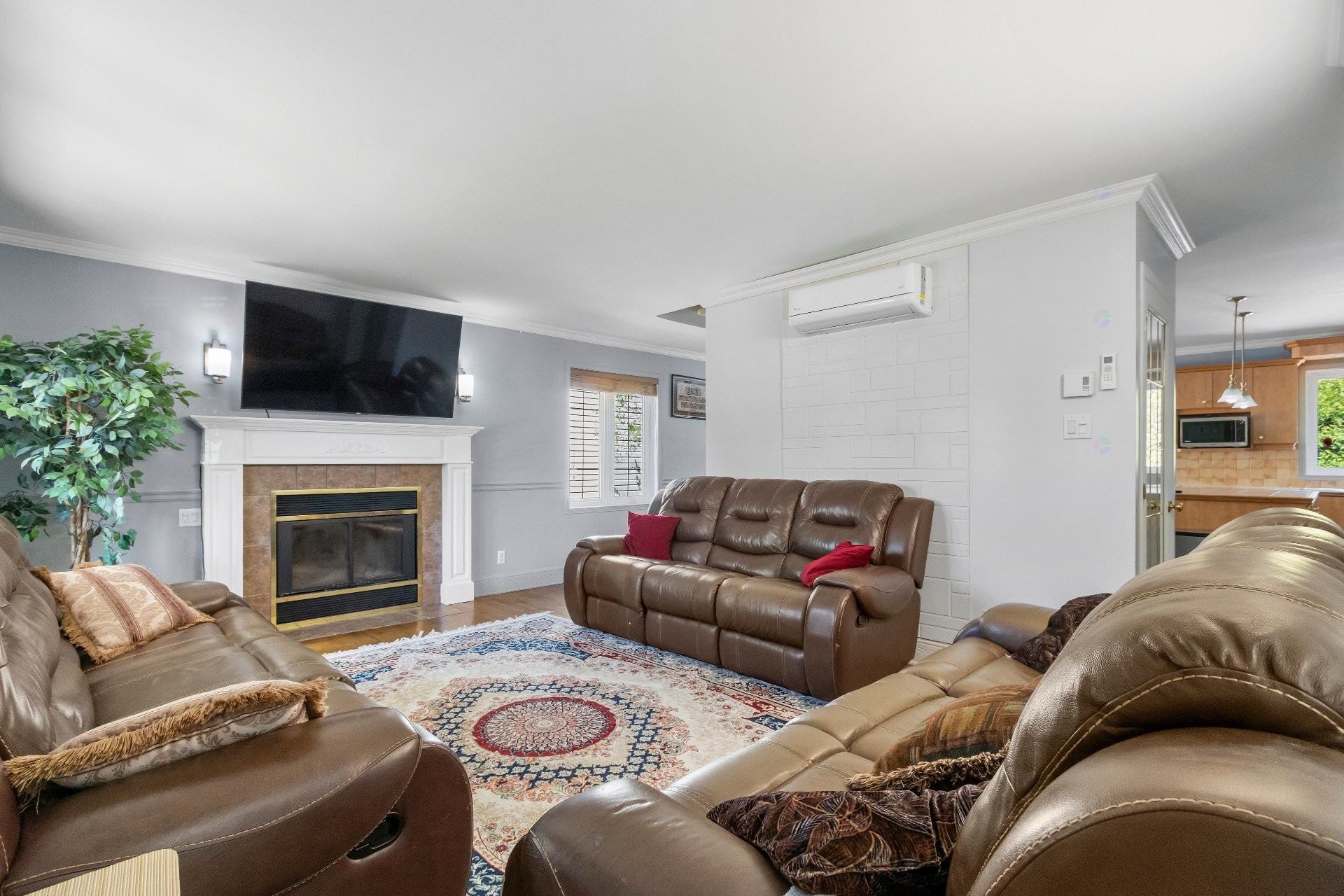 









1002


Rue Léopold-Lecourt

,
Saint-Jérôme,




QC
J5L1W9

