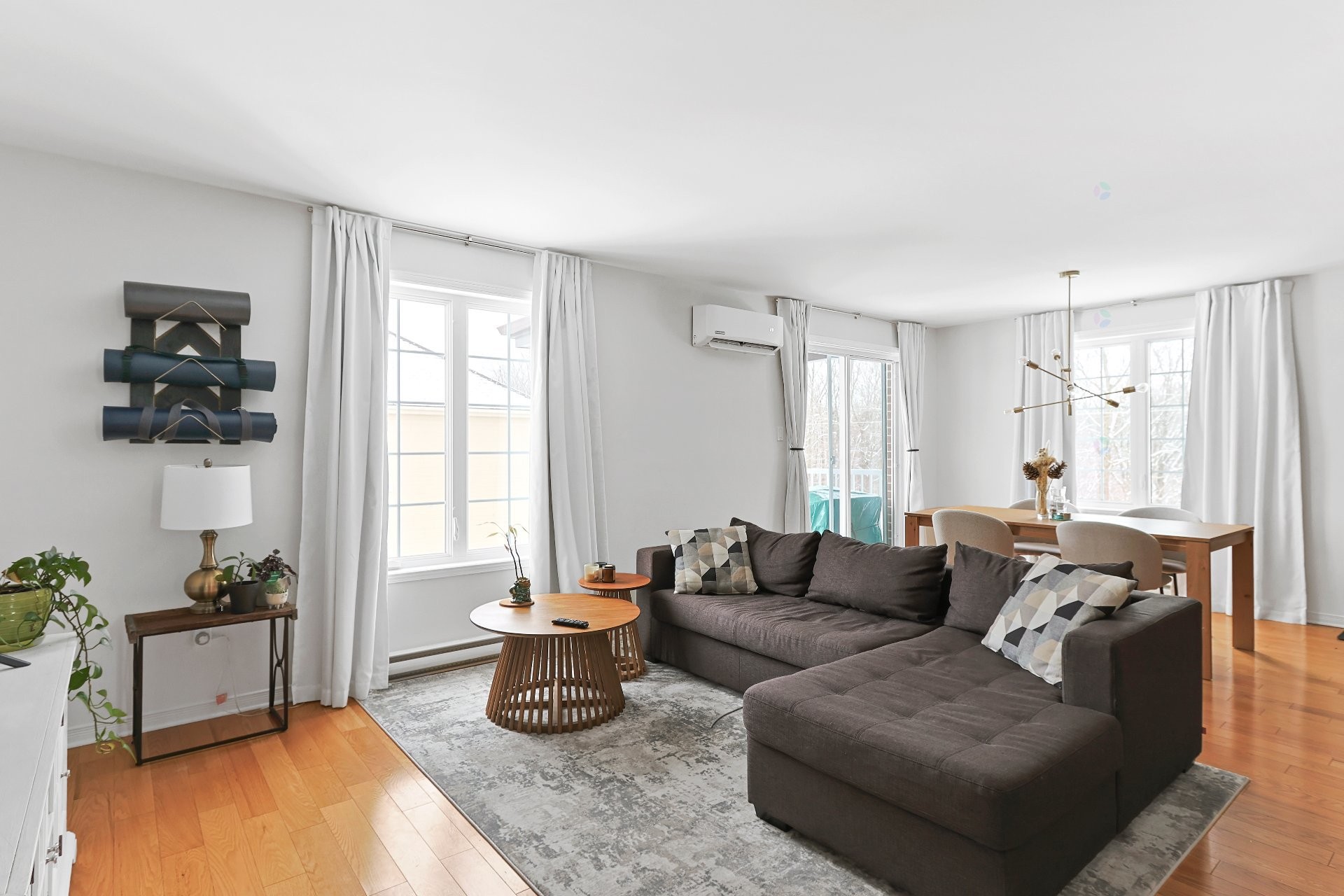 









962


Rue de la Vallée

, 6,
Pincourt,




QC
J7W0H7

