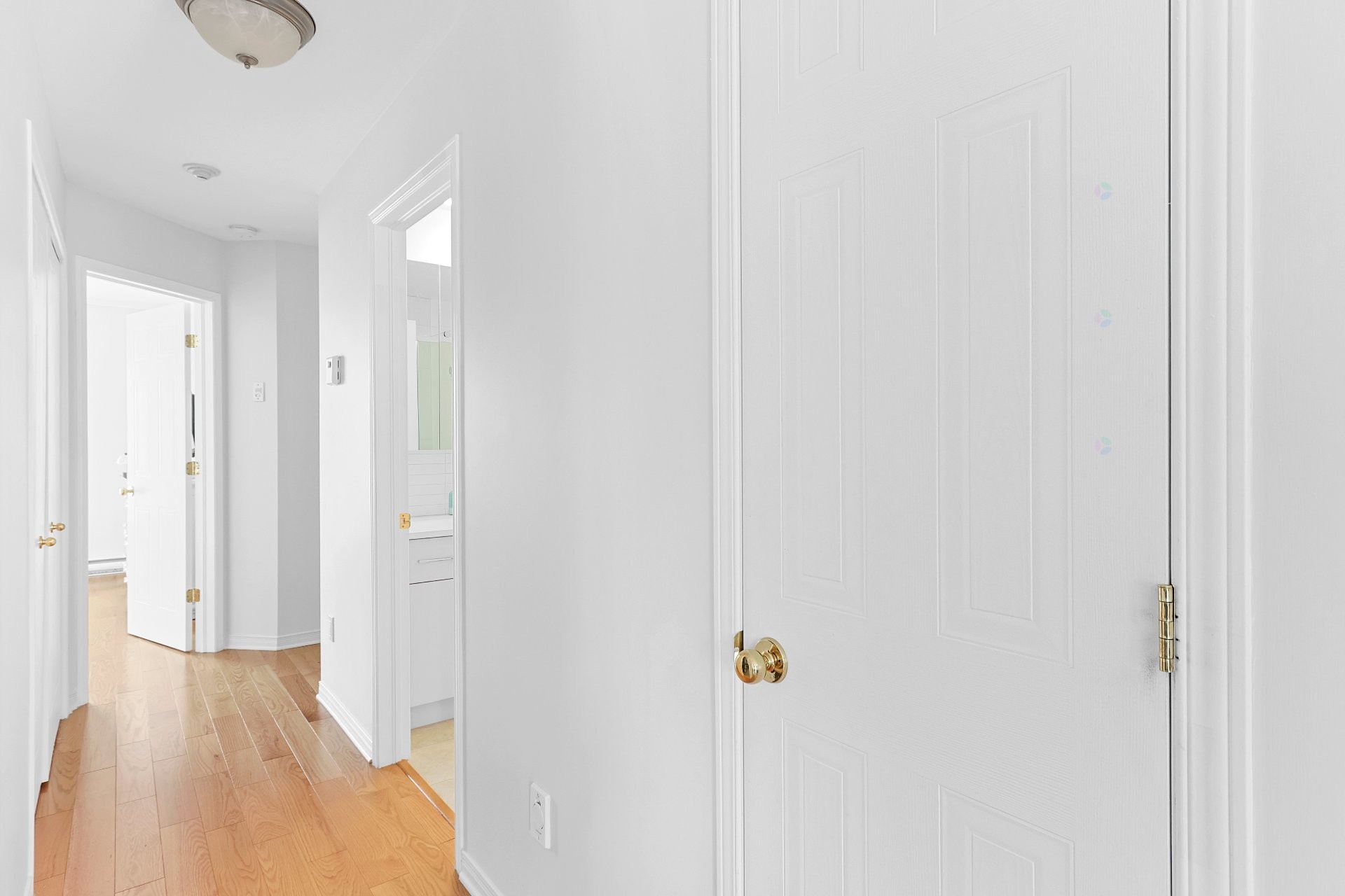 









962


Rue de la Vallée

, 6,
Pincourt,




QC
J7W0H7

