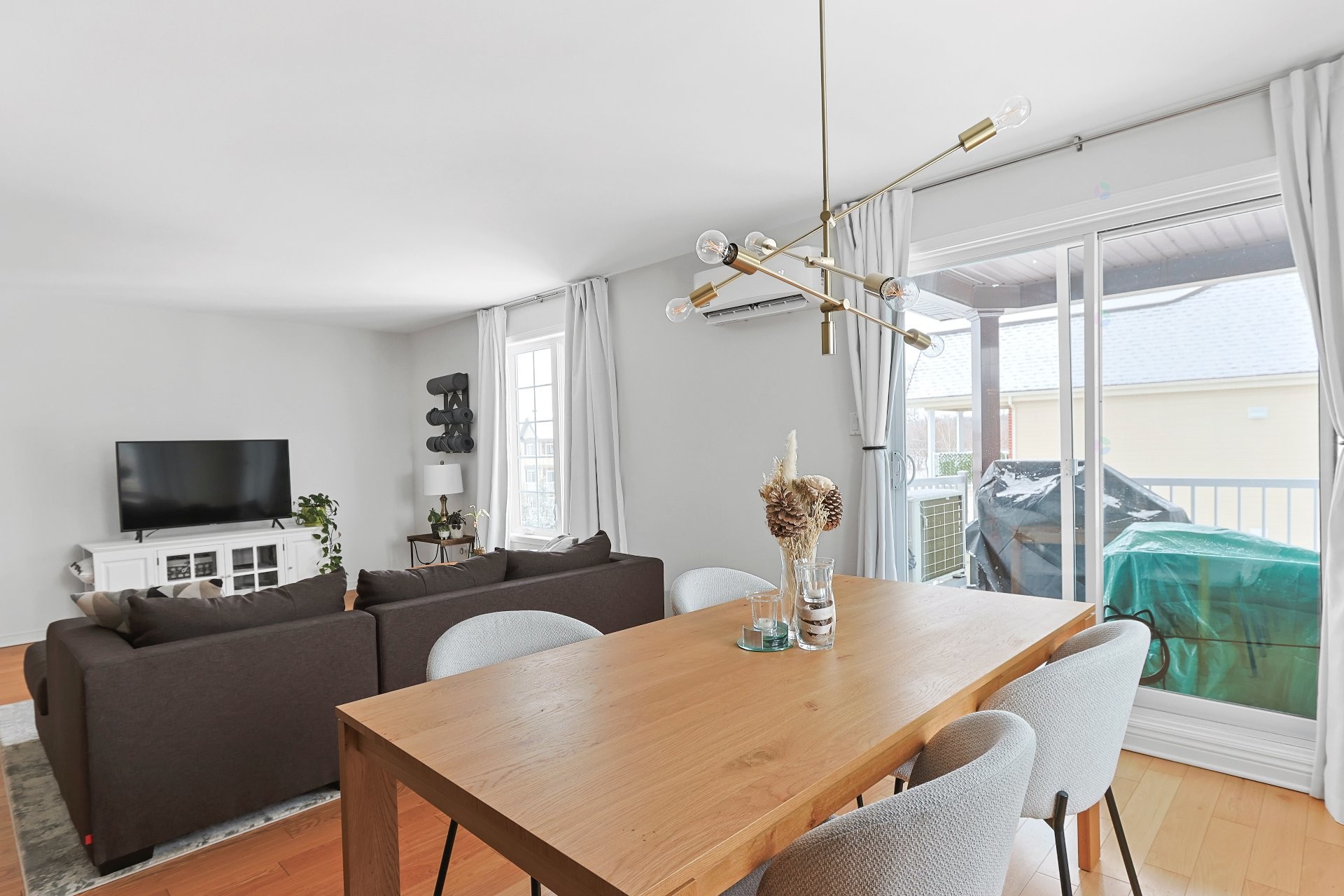 









962


Rue de la Vallée

, 6,
Pincourt,




QC
J7W0H7

