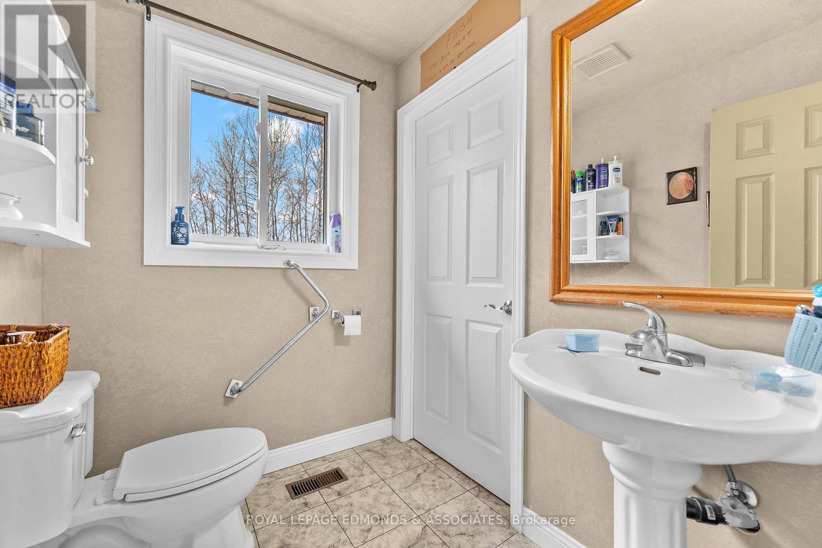 












1523 BARRON CANYON ROAD

,
Petawawa,




Ontario
K8A6W7


