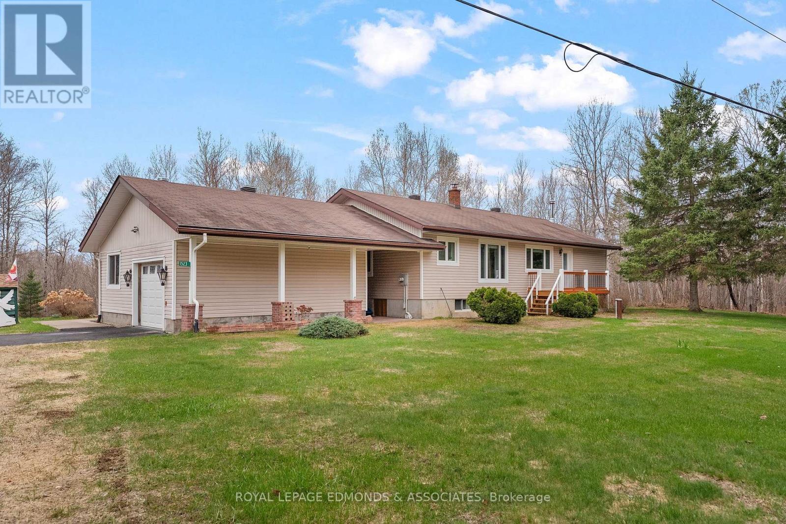 












1523 BARRON CANYON ROAD

,
Petawawa,




Ontario
K8A6W7

