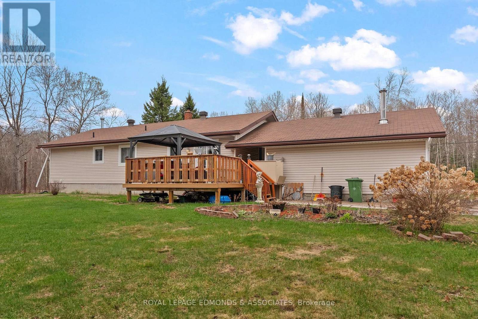












1523 BARRON CANYON ROAD

,
Petawawa,




Ontario
K8A6W7

