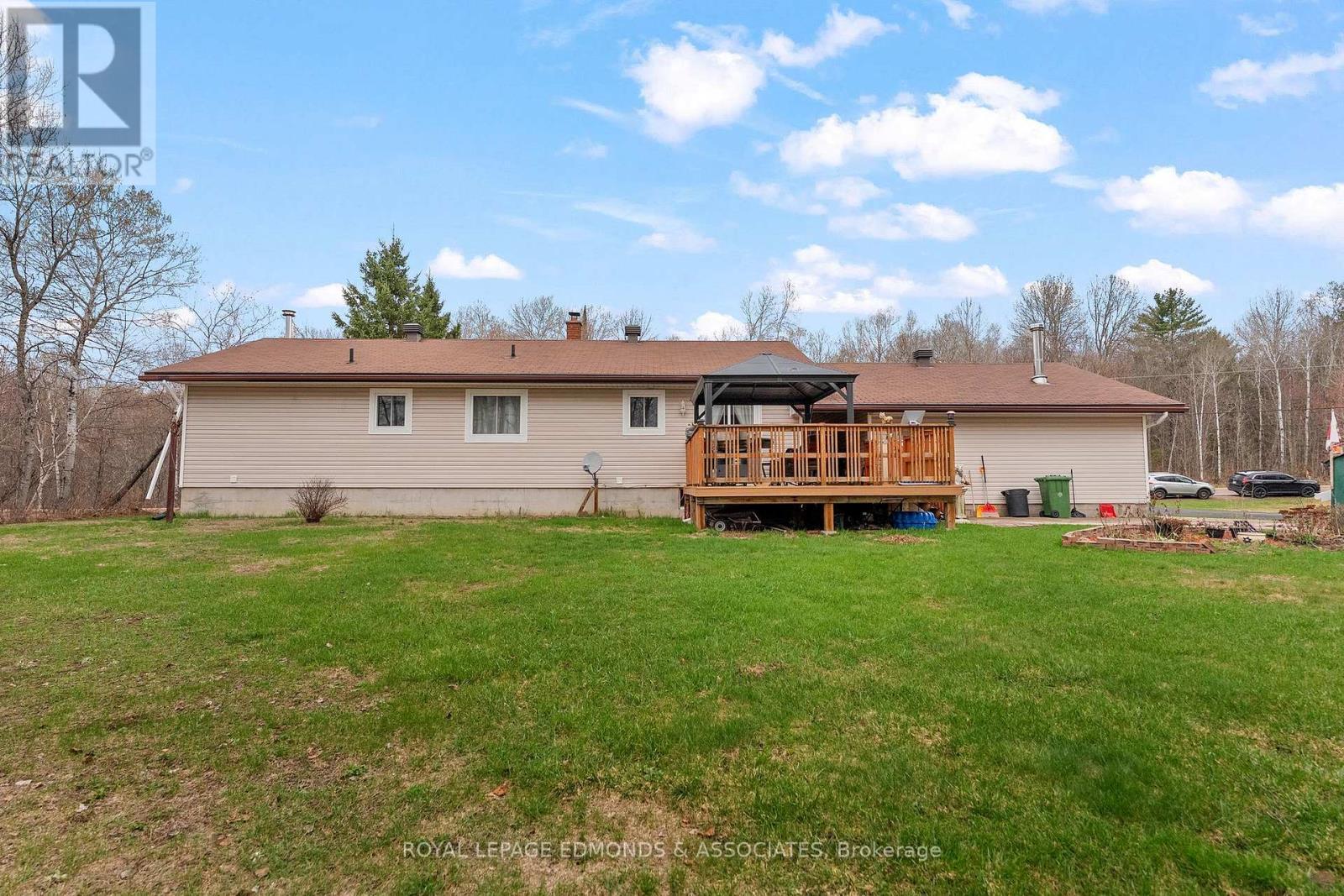 












1523 BARRON CANYON ROAD

,
Petawawa,




Ontario
K8A6W7

