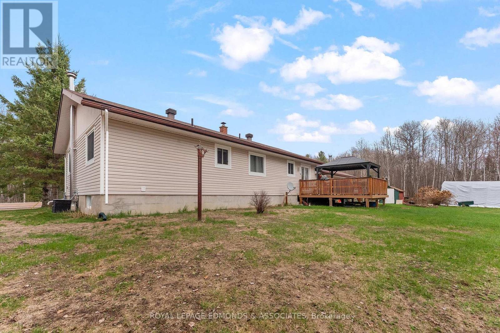 












1523 BARRON CANYON ROAD

,
Petawawa,




Ontario
K8A6W7

