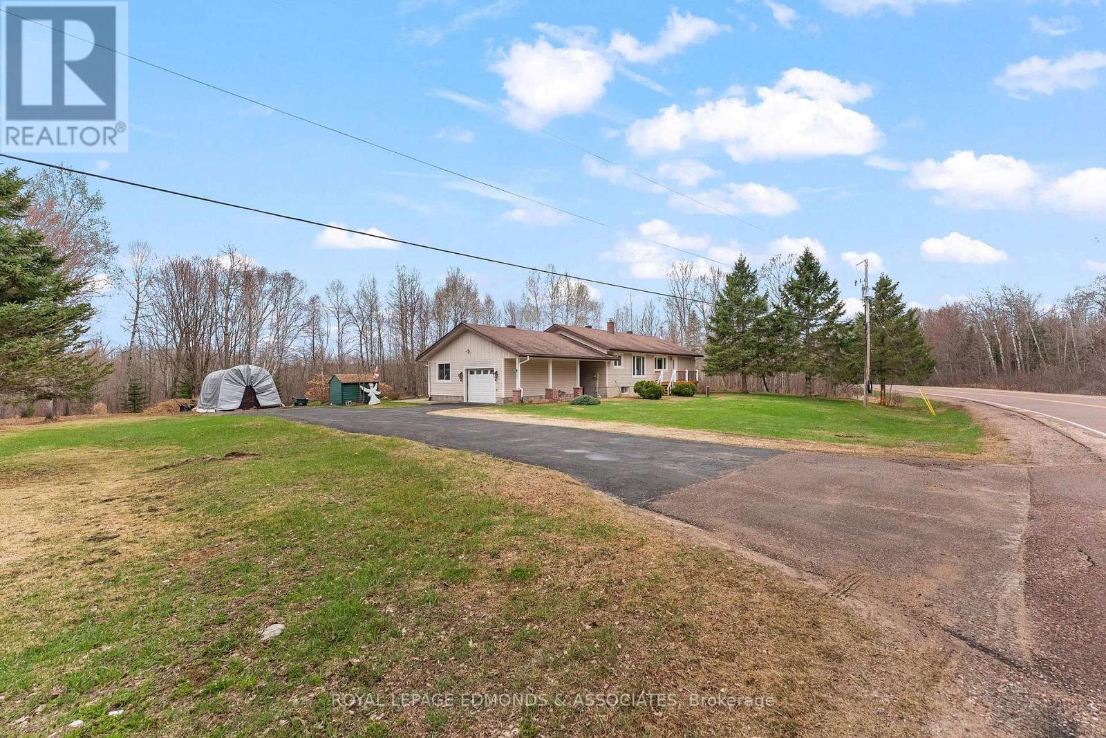 












1523 BARRON CANYON ROAD

,
Petawawa,




Ontario
K8A6W7

