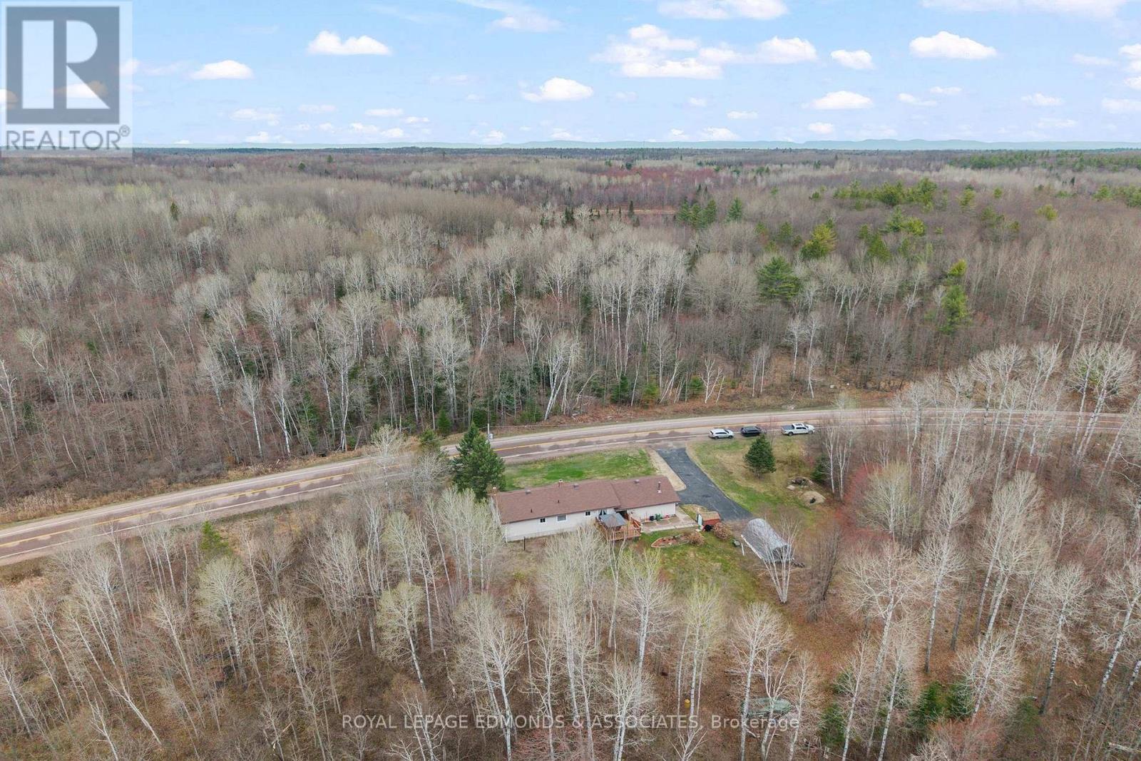 












1523 BARRON CANYON ROAD

,
Petawawa,




Ontario
K8A6W7

