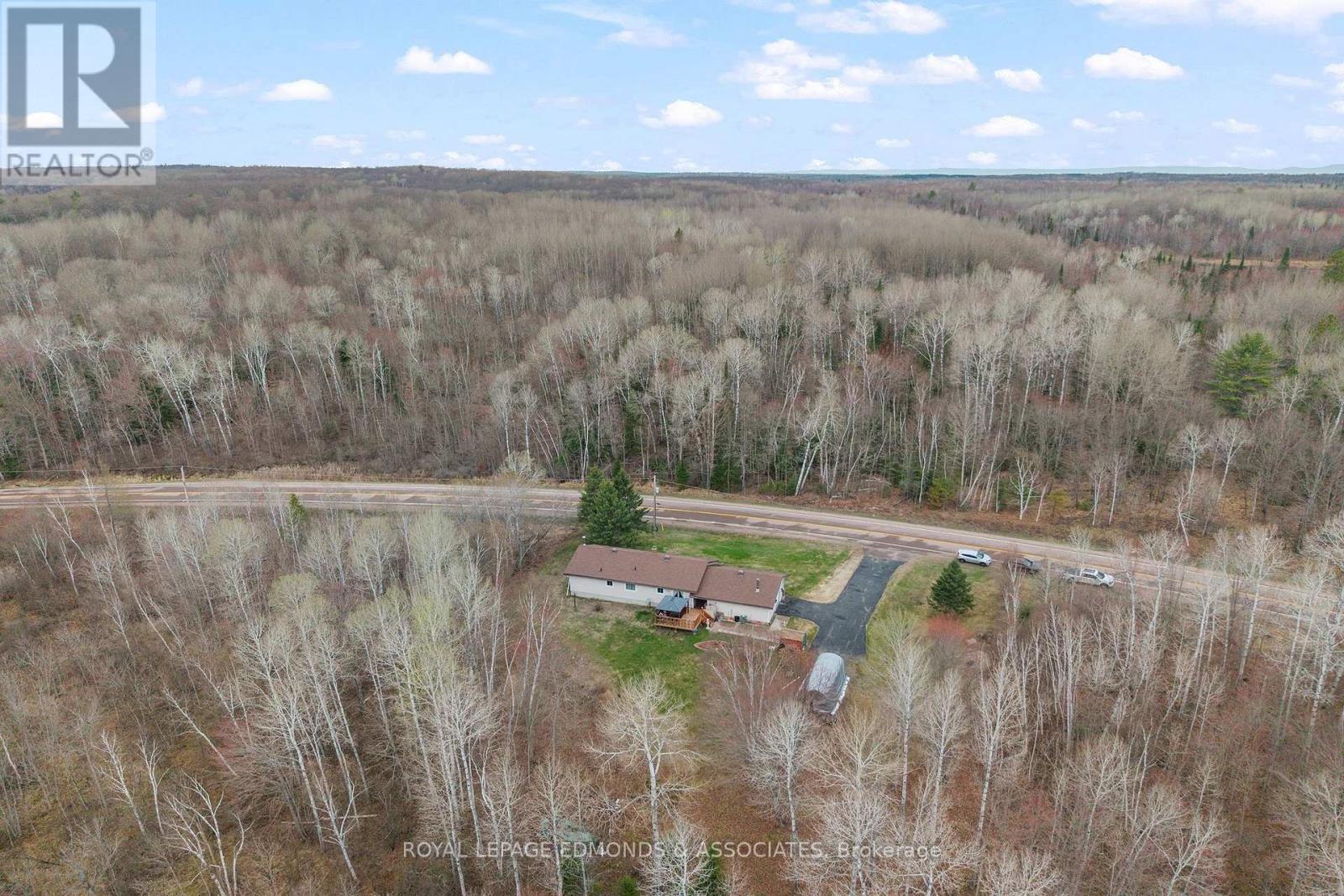 












1523 BARRON CANYON ROAD

,
Petawawa,




Ontario
K8A6W7


