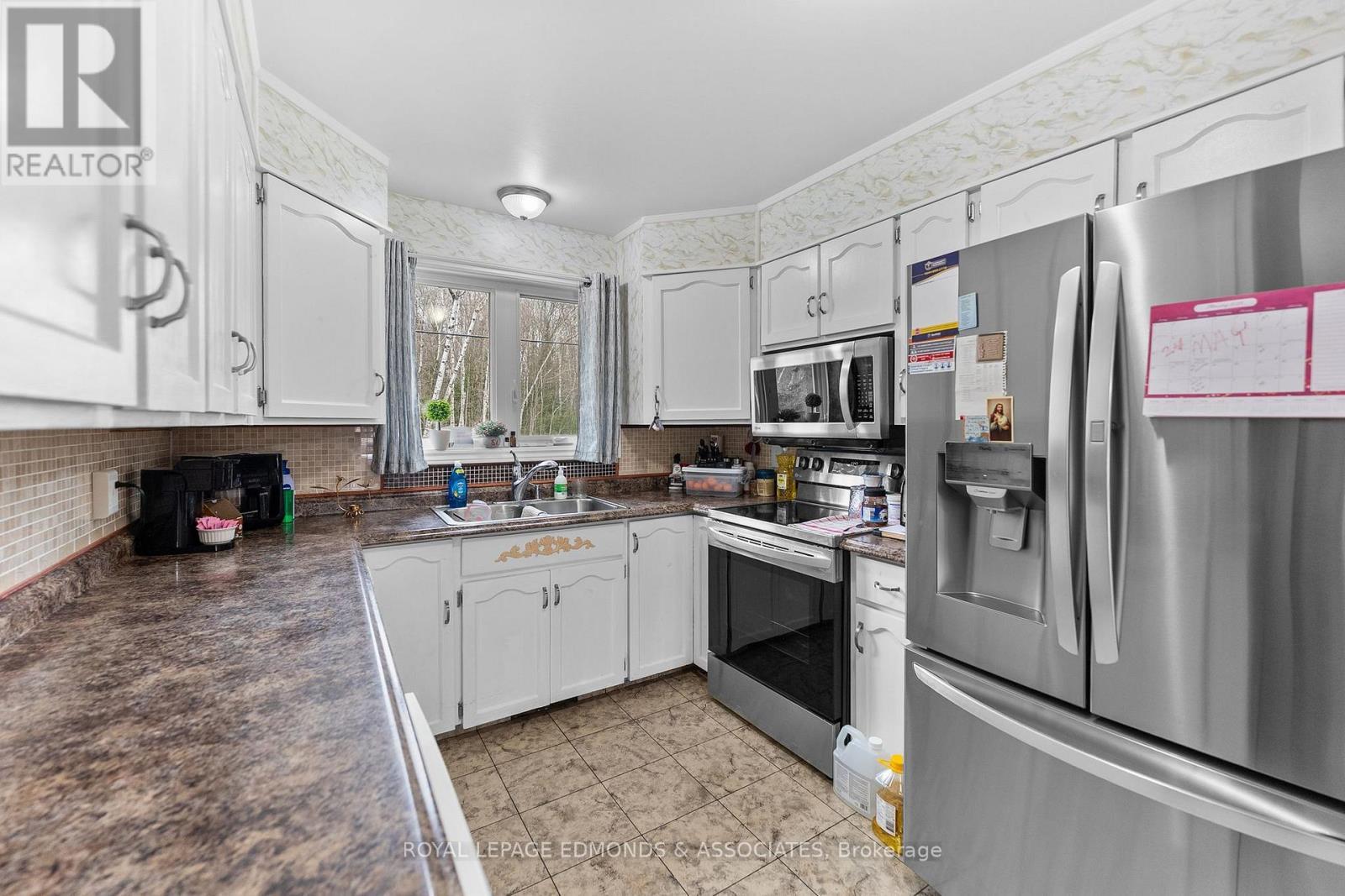 












1523 BARRON CANYON ROAD

,
Petawawa,




Ontario
K8A6W7

