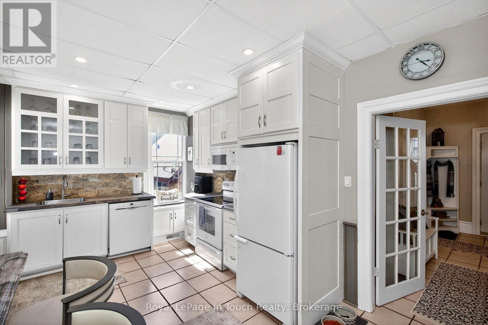 












615 BAY STREET

,
Midland,




Ontario
L4R1L7

