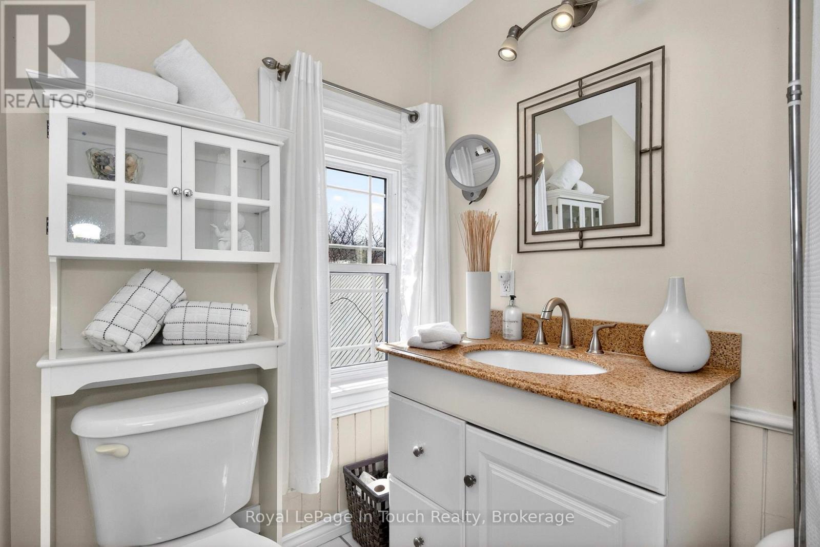 












615 BAY STREET

,
Midland,




Ontario
L4R1L7


