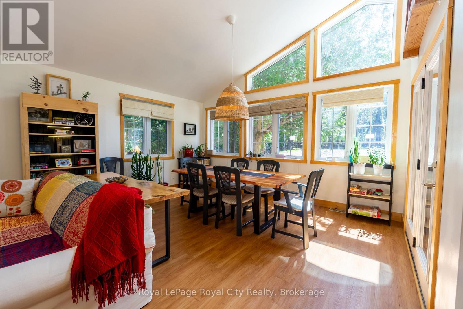 












48 HEAD STREET

,
Northern Bruce Peninsula,




Ontario
N0H2R0

