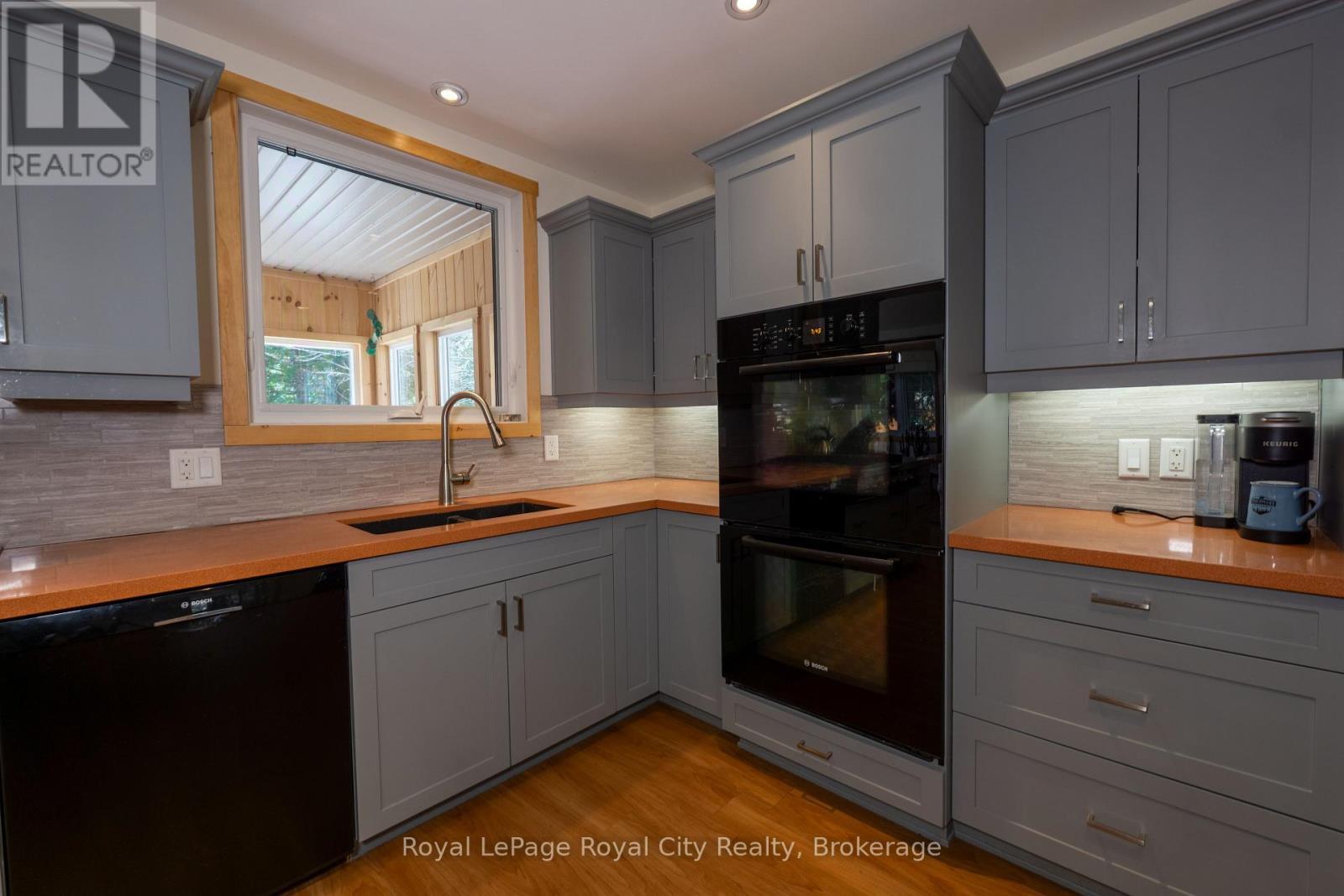 












48 HEAD STREET

,
Northern Bruce Peninsula,




Ontario
N0H2R0

