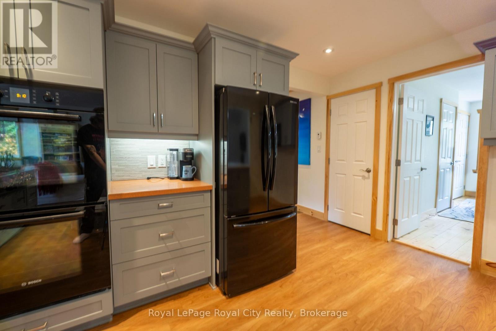 












48 HEAD STREET

,
Northern Bruce Peninsula,




Ontario
N0H2R0


