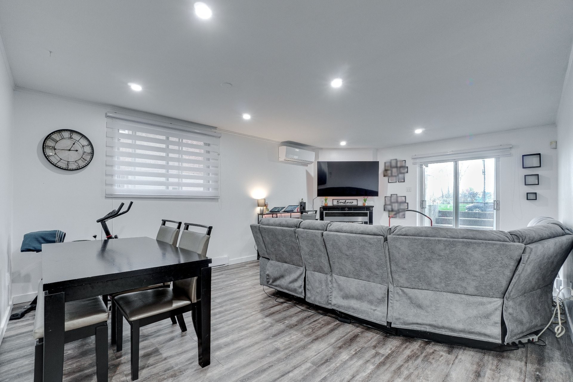 









9324


Rue Gabrielle-Roy

,
Montréal (Rivière-des-Prairies/Pointe-aux-Trembles),




QC
H1E7B9


