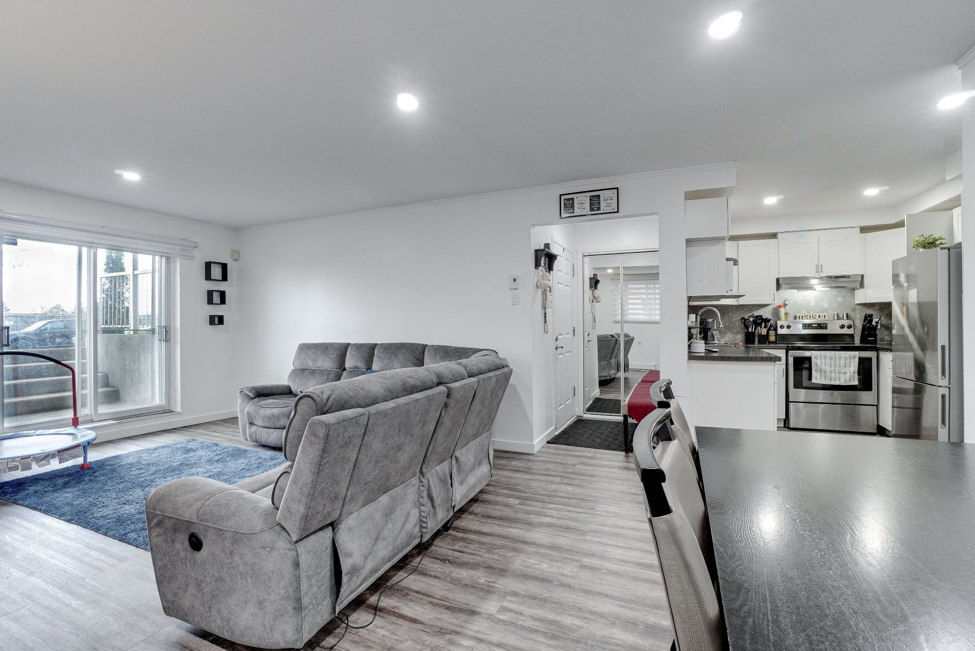 









9324


Rue Gabrielle-Roy

,
Montréal (Rivière-des-Prairies/Pointe-aux-Trembles),




QC
H1E7B9

