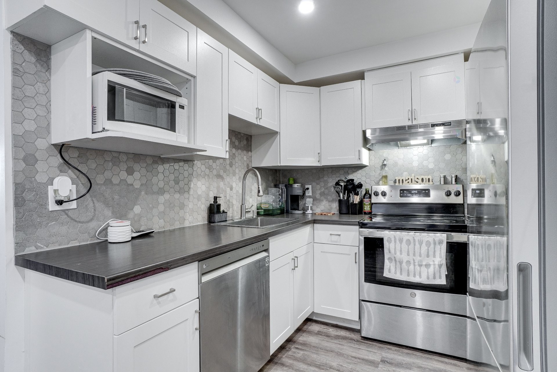 









9324


Rue Gabrielle-Roy

,
Montréal (Rivière-des-Prairies/Pointe-aux-Trembles),




QC
H1E7B9


