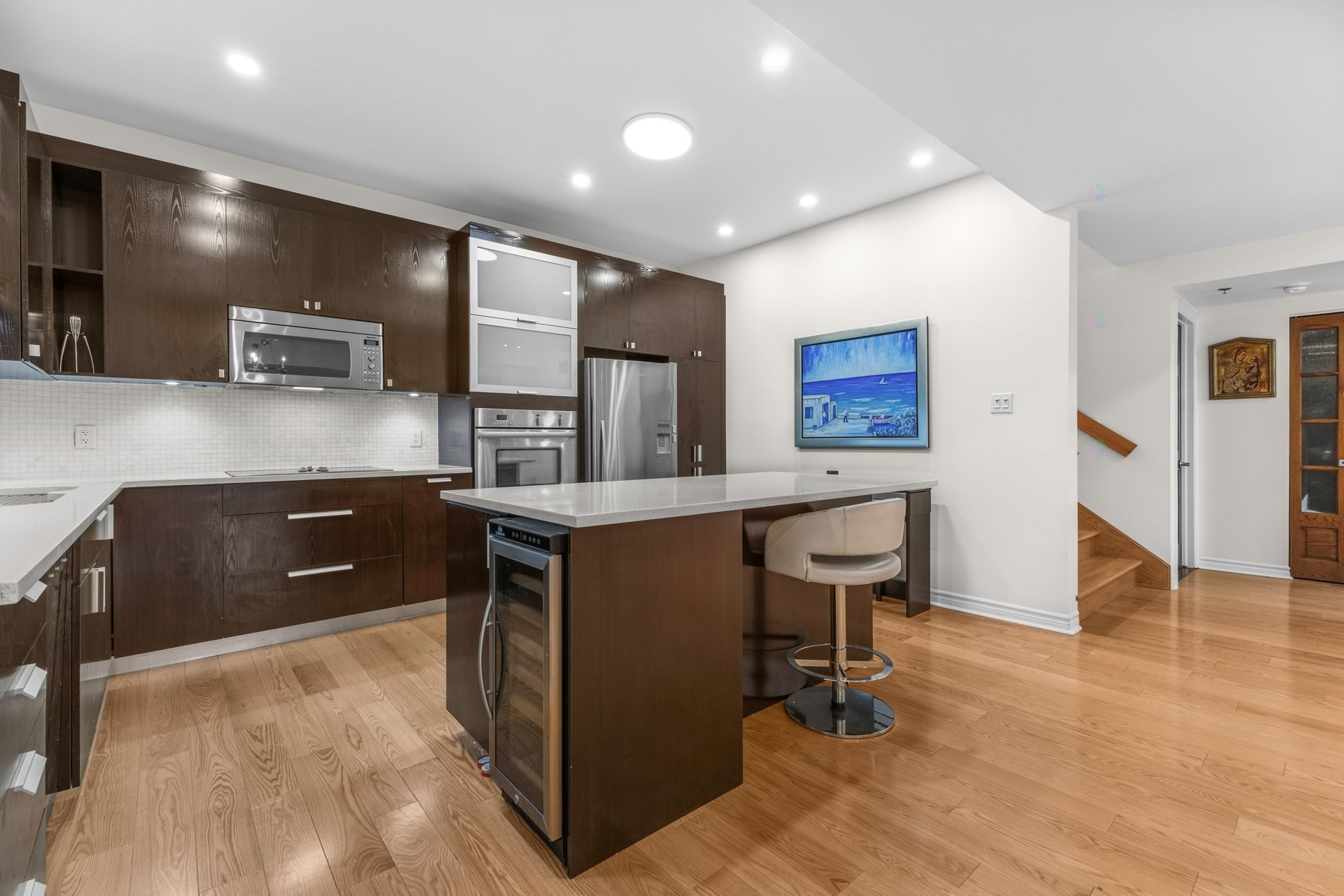 









1275


Av. Van Horne

, 41,
Montréal (Outremont),




QC
H2V1K5

