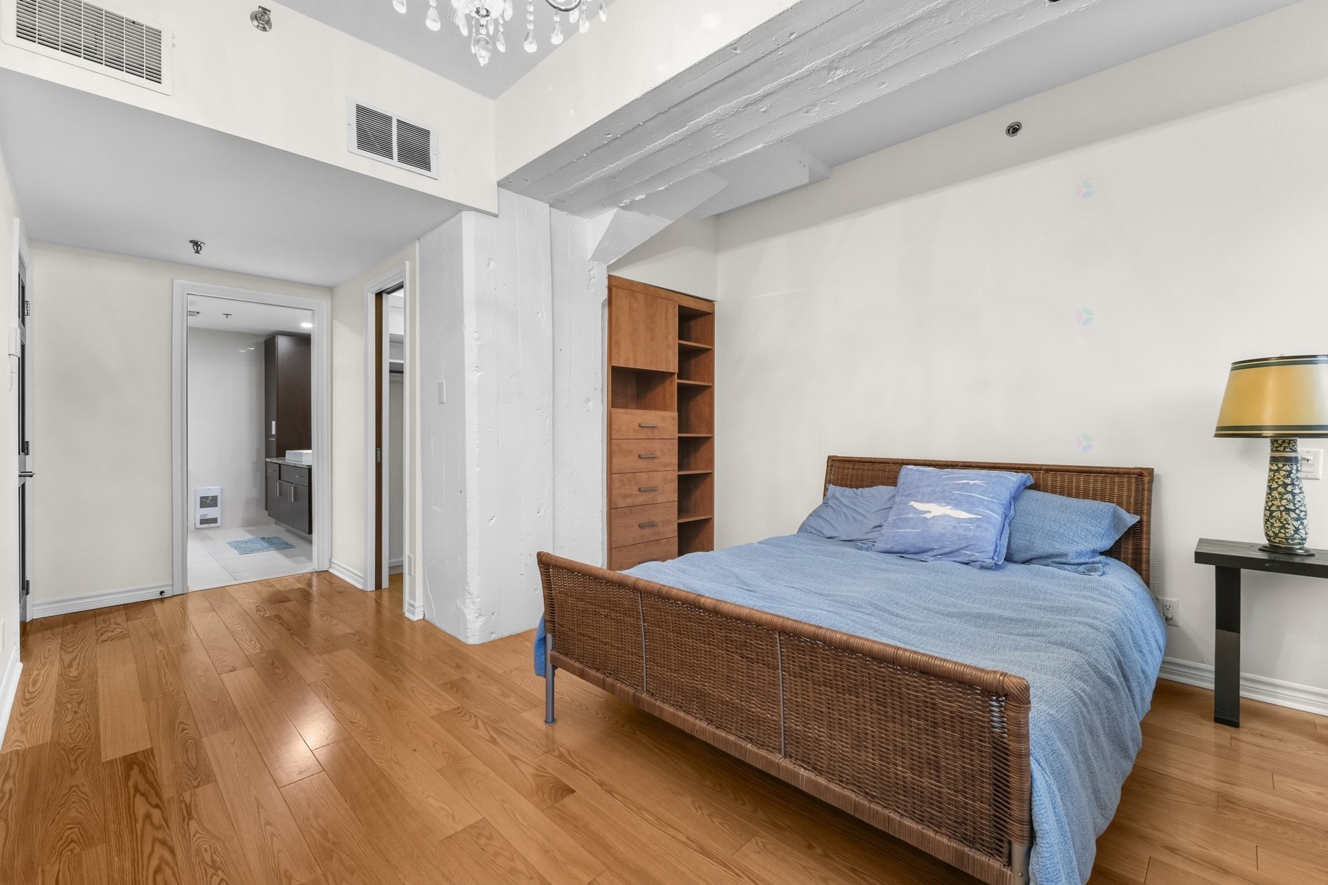 









1275


Av. Van Horne

, 41,
Montréal (Outremont),




QC
H2V1K5

