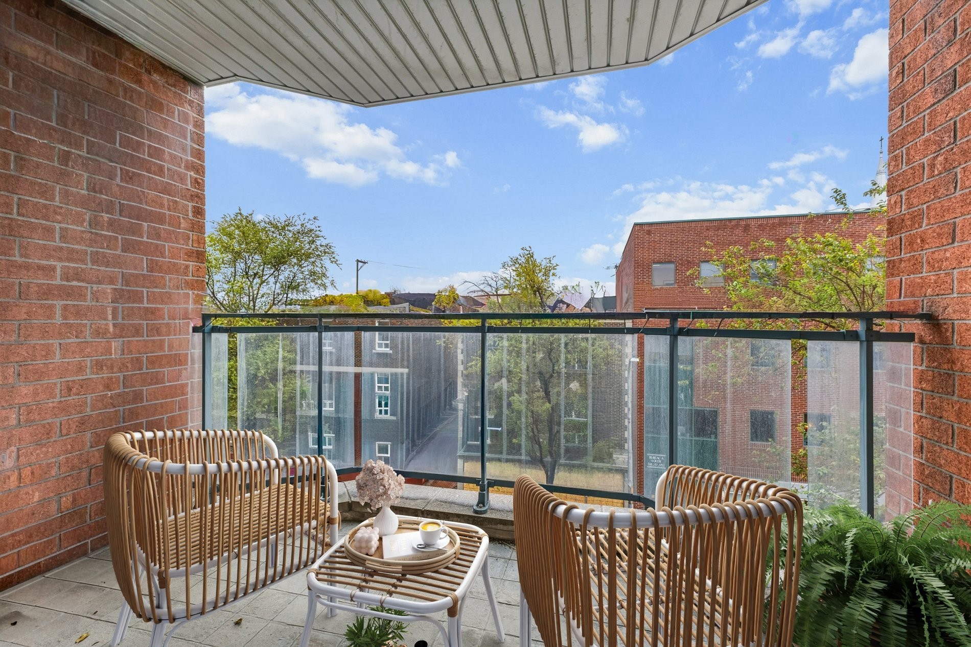 









1275


Av. Van Horne

, 41,
Montréal (Outremont),




QC
H2V1K5

