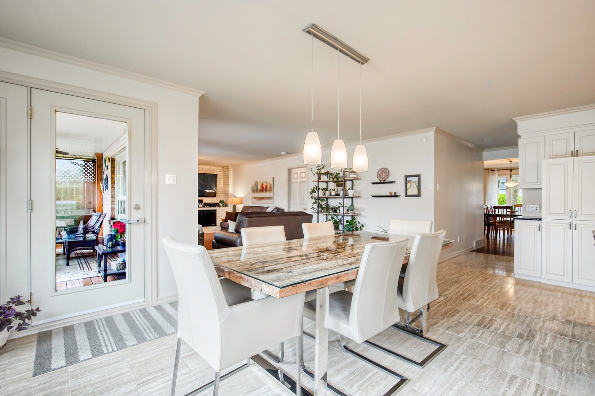 









2081


Rue Montarville

,
Saint-Bruno-de-Montarville,




QC
J3V3V8

