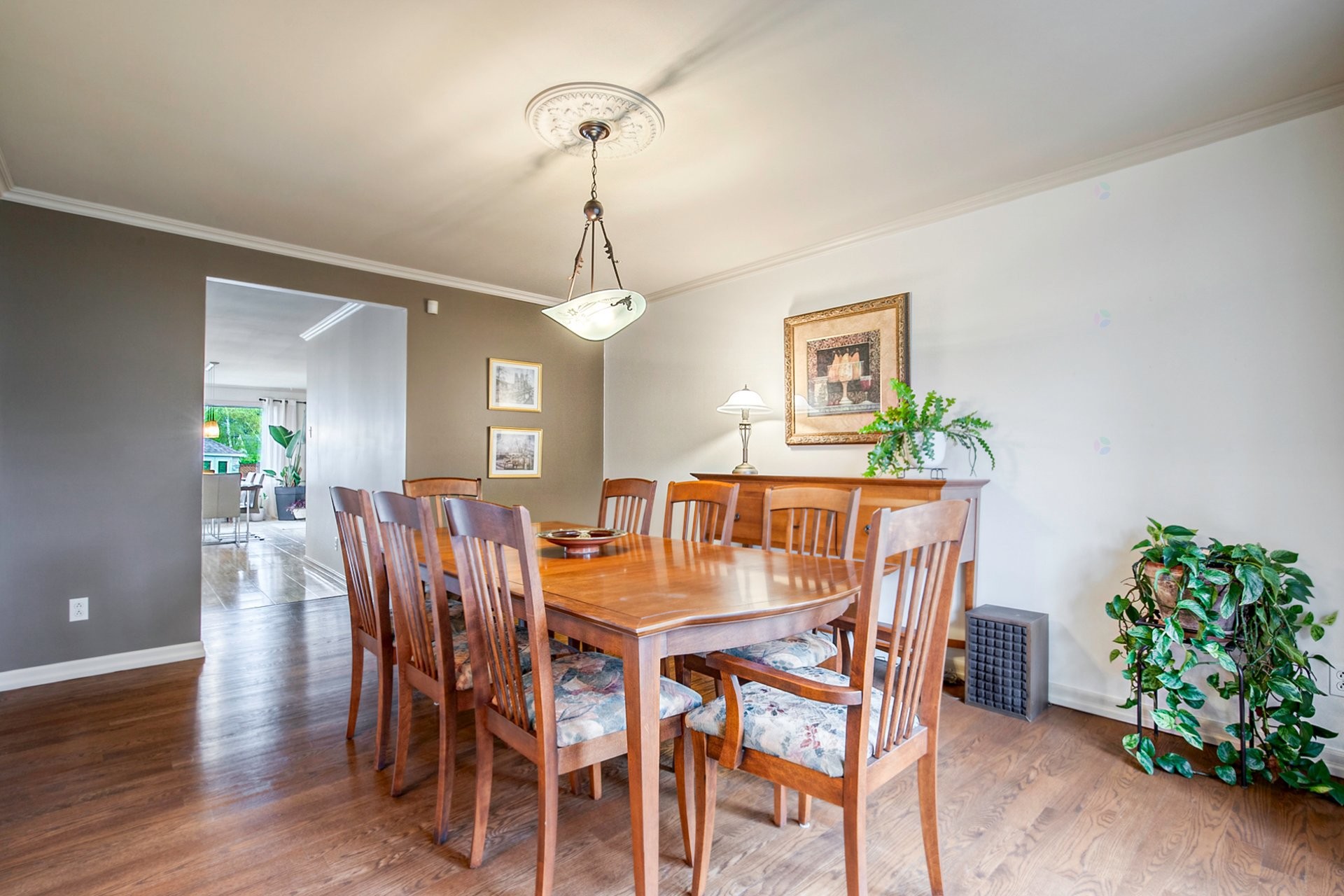 









2081


Rue Montarville

,
Saint-Bruno-de-Montarville,




QC
J3V3V8

