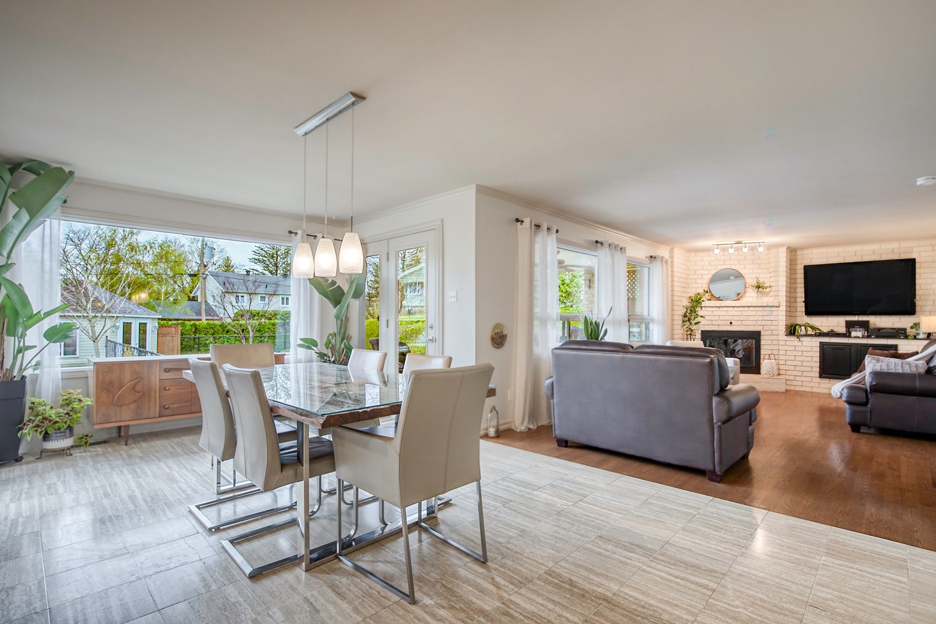 









2081


Rue Montarville

,
Saint-Bruno-de-Montarville,




QC
J3V3V8


