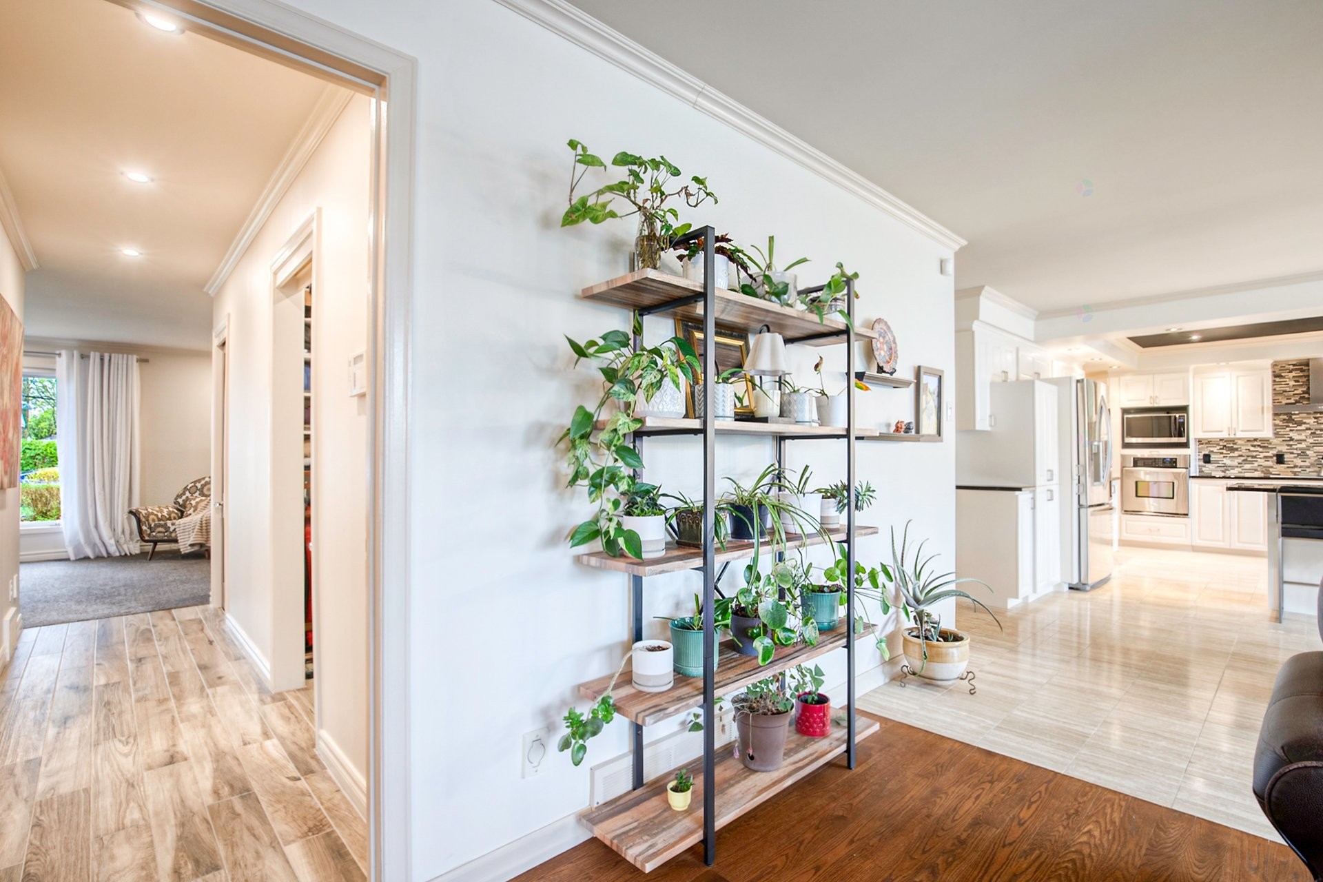 









2081


Rue Montarville

,
Saint-Bruno-de-Montarville,




QC
J3V3V8

