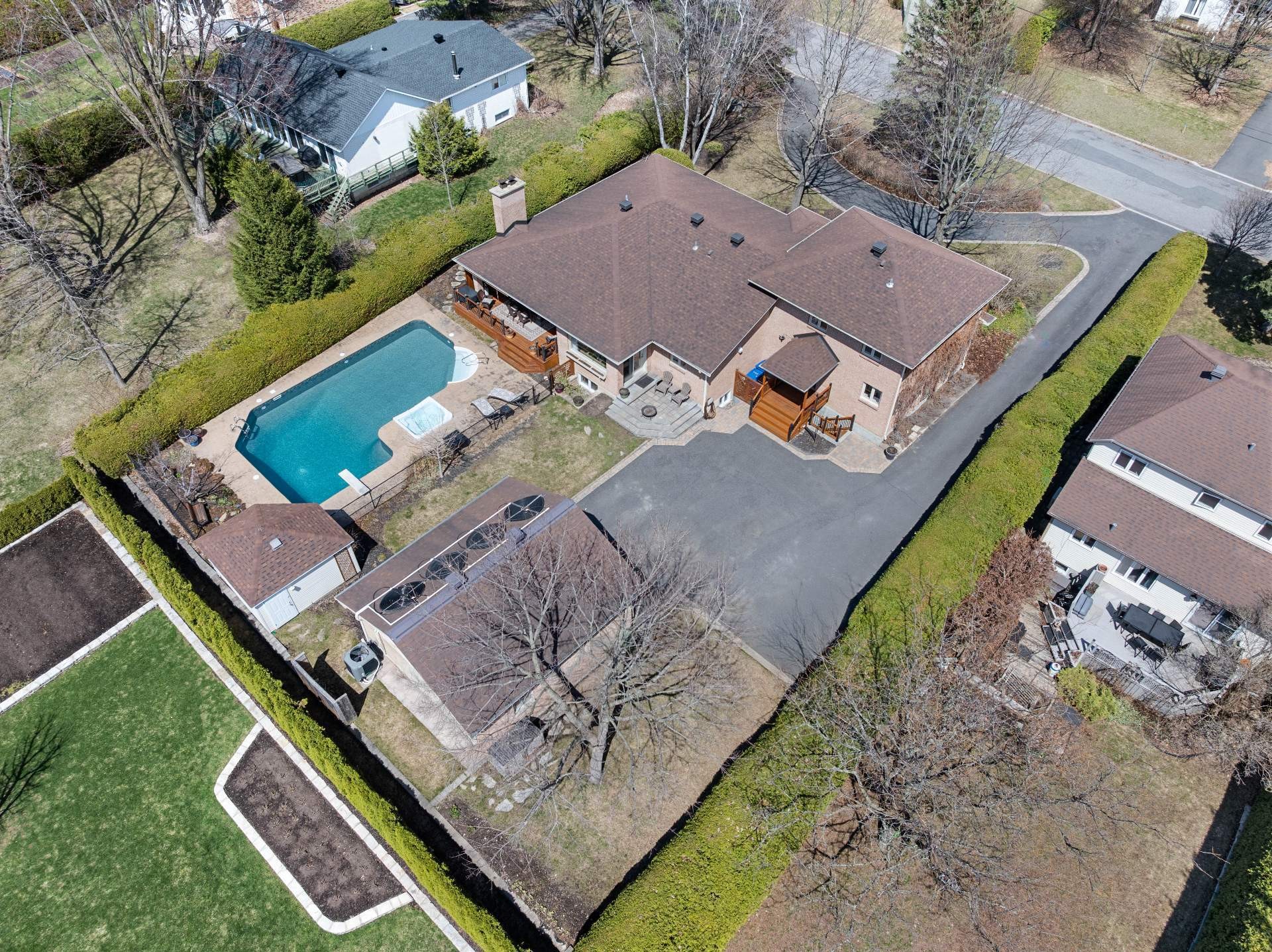 









2081


Rue Montarville

,
Saint-Bruno-de-Montarville,




QC
J3V3V8

