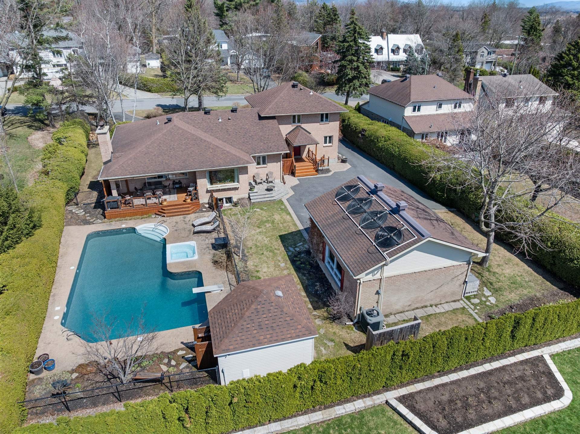 









2081


Rue Montarville

,
Saint-Bruno-de-Montarville,




QC
J3V3V8

