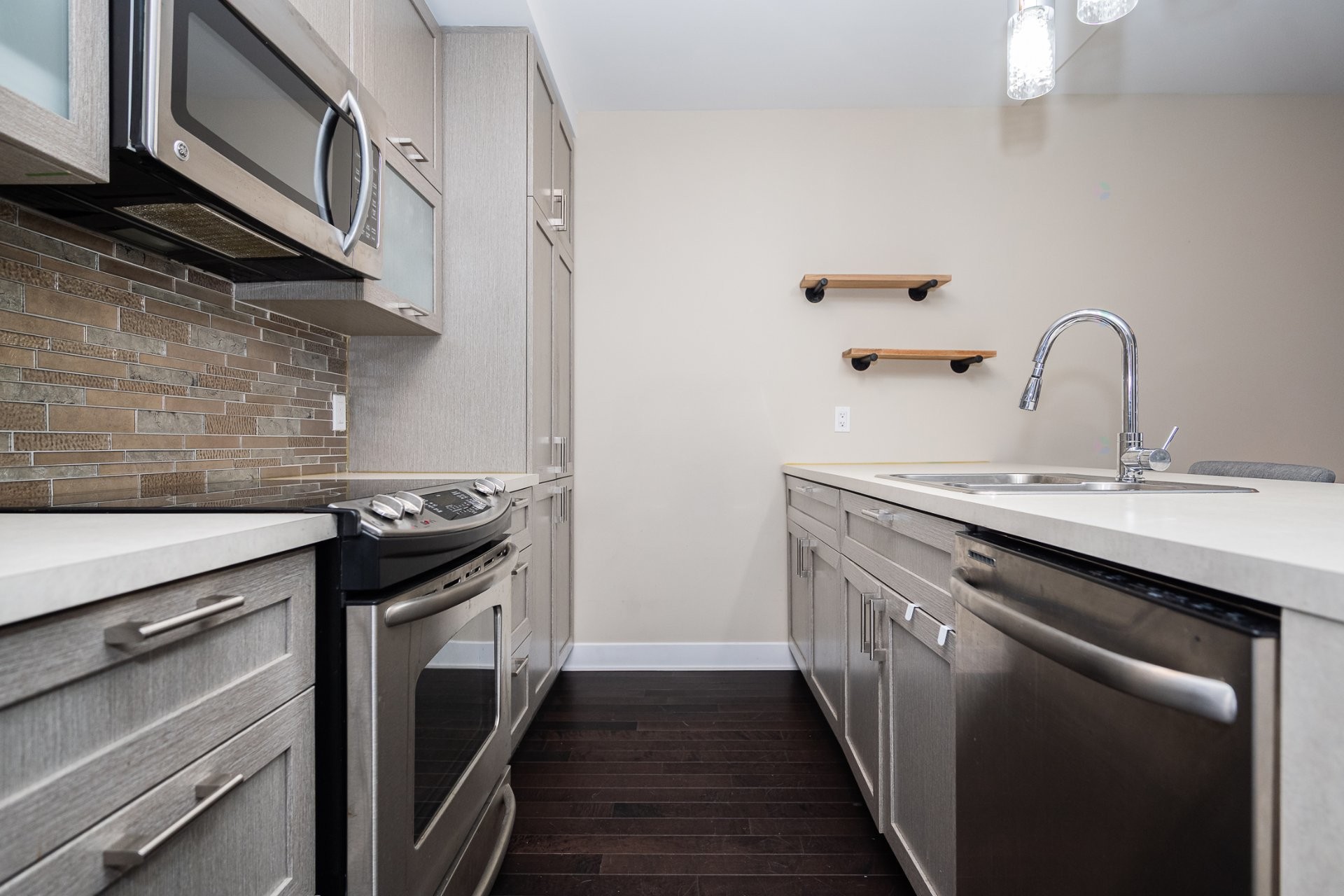 









4151


Rue De Salaberry

, 206,
Montréal (Ahuntsic-Cartierville),




QC
H4J1H2


