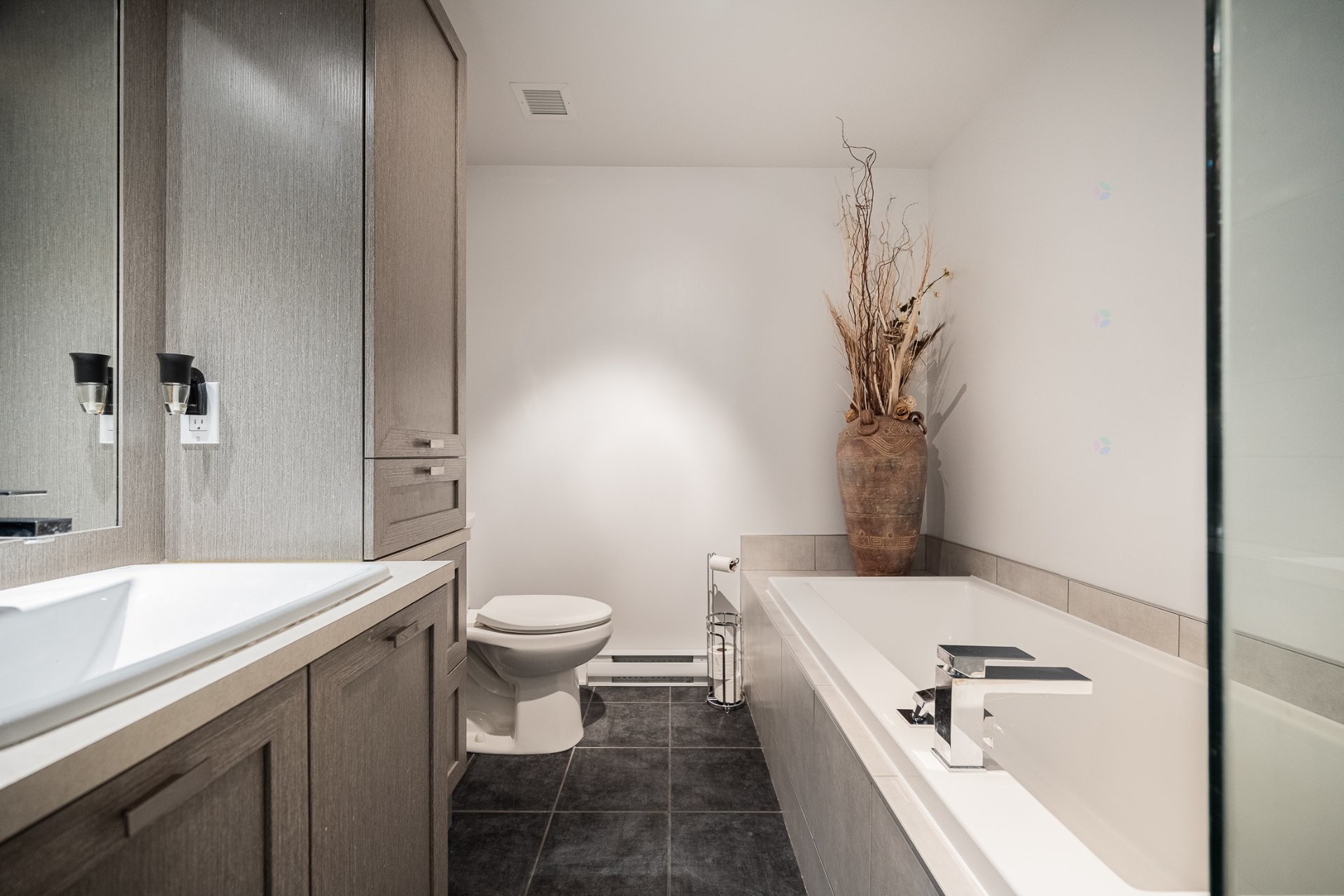 









4151


Rue De Salaberry

, 206,
Montréal (Ahuntsic-Cartierville),




QC
H4J1H2

