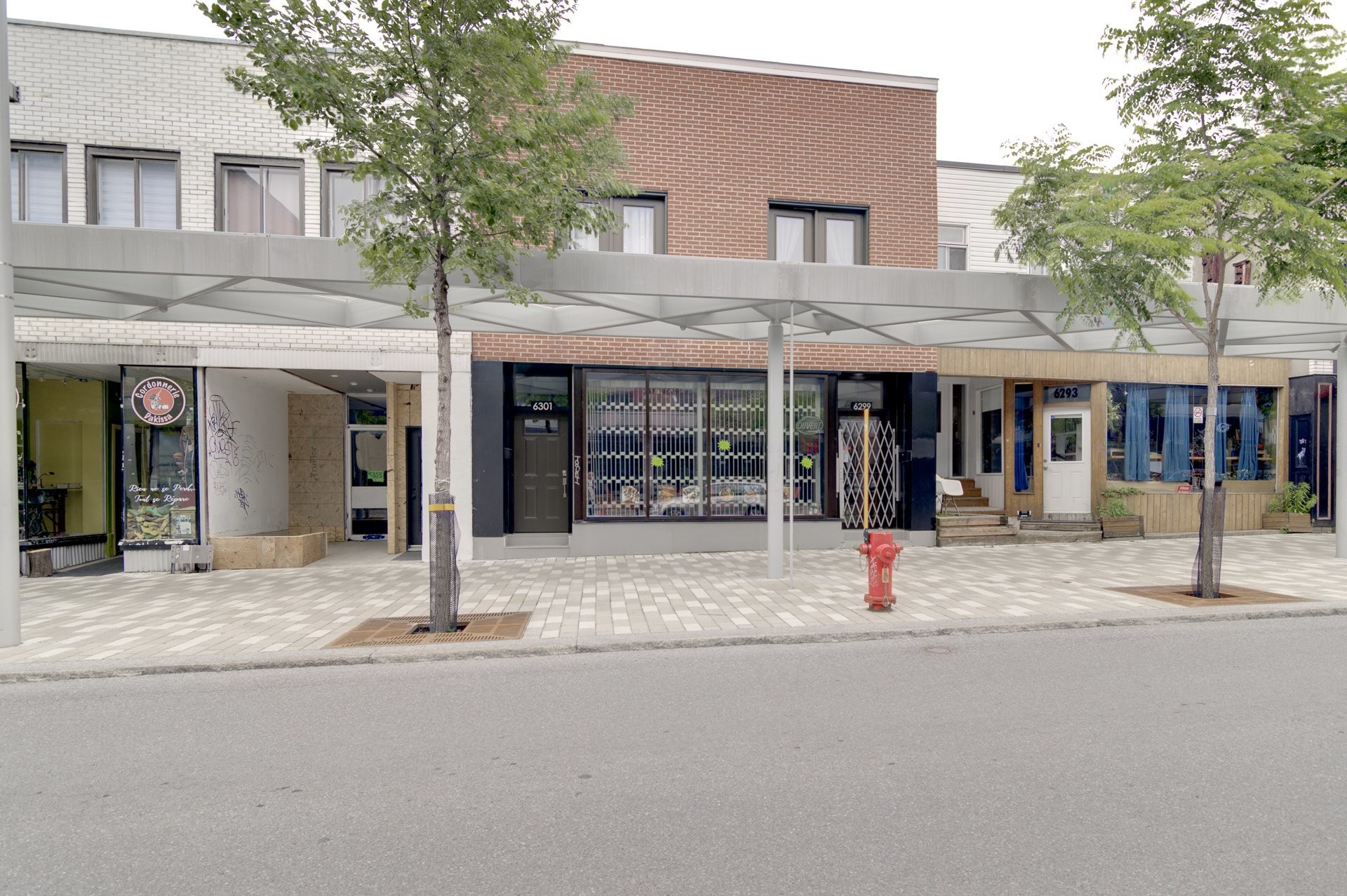 









6299

 - 6301


Rue St-Hubert

,
Montréal (Rosemont/La Petite-Patrie),




QC
H2S2L9


