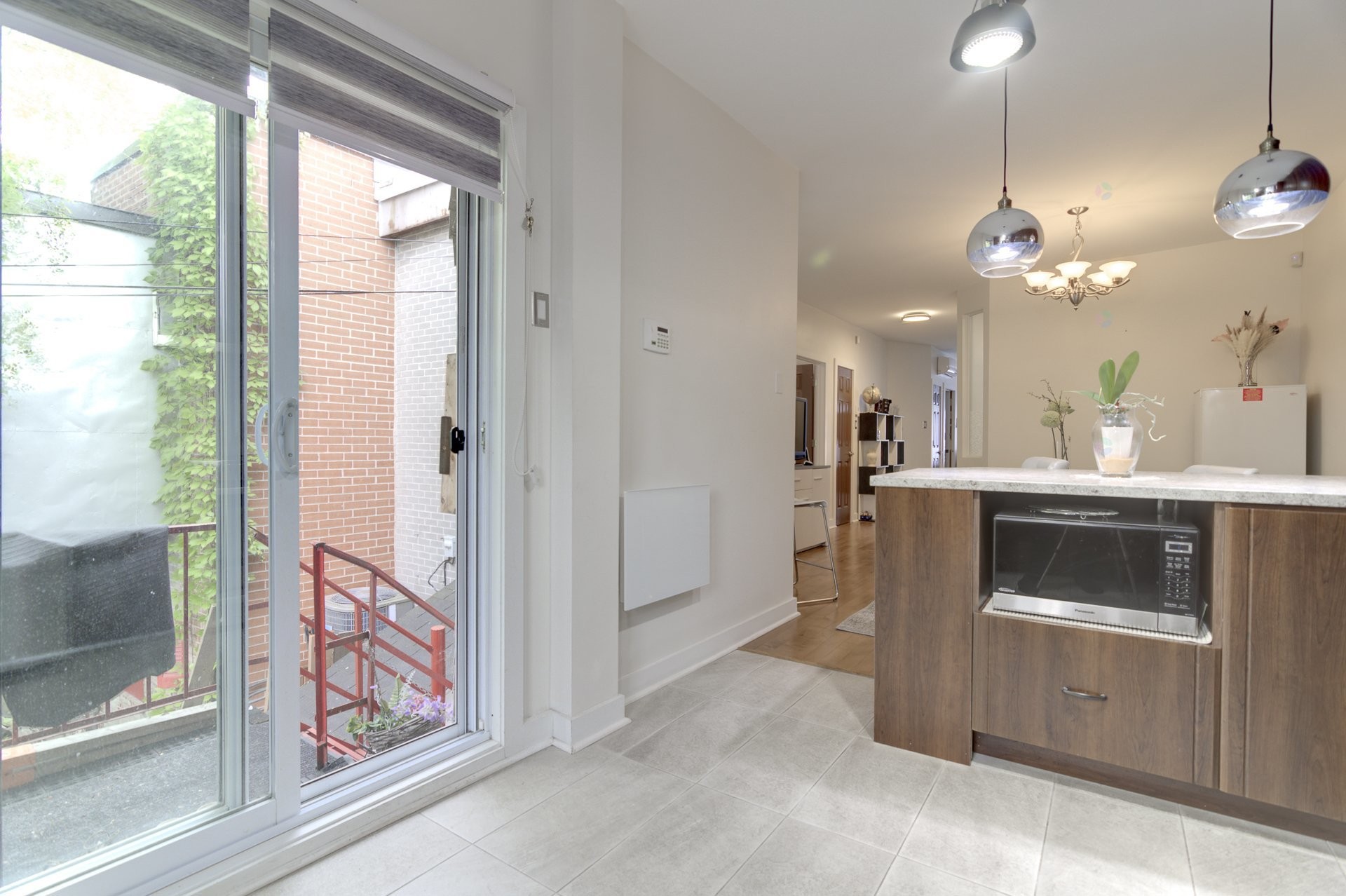 









6299

 - 6301


Rue St-Hubert

,
Montréal (Rosemont/La Petite-Patrie),




QC
H2S2L9


