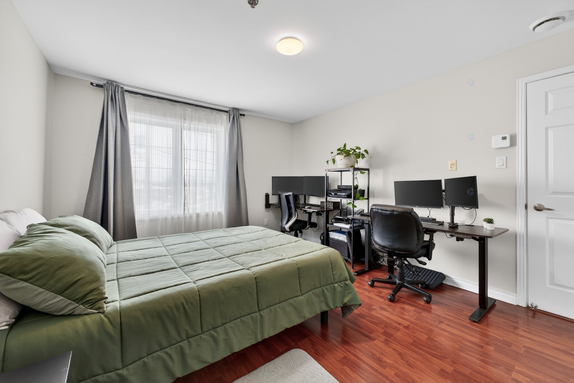 









16689


Boul. de Pierrefonds

, 201,
Montréal (Pierrefonds-Roxboro),




QC
H9H5L8

