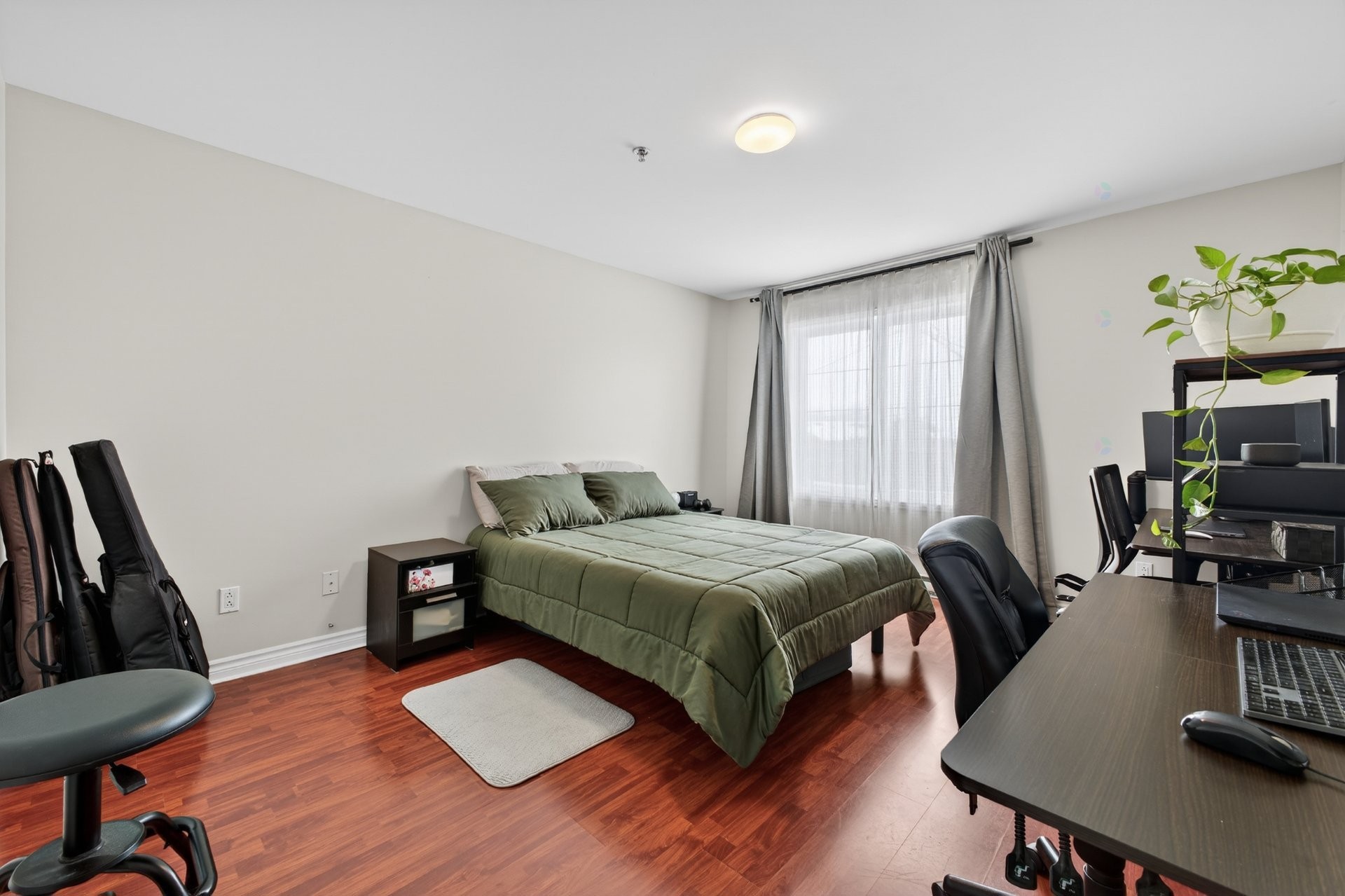 









16689


Boul. de Pierrefonds

, 201,
Montréal (Pierrefonds-Roxboro),




QC
H9H5L8

