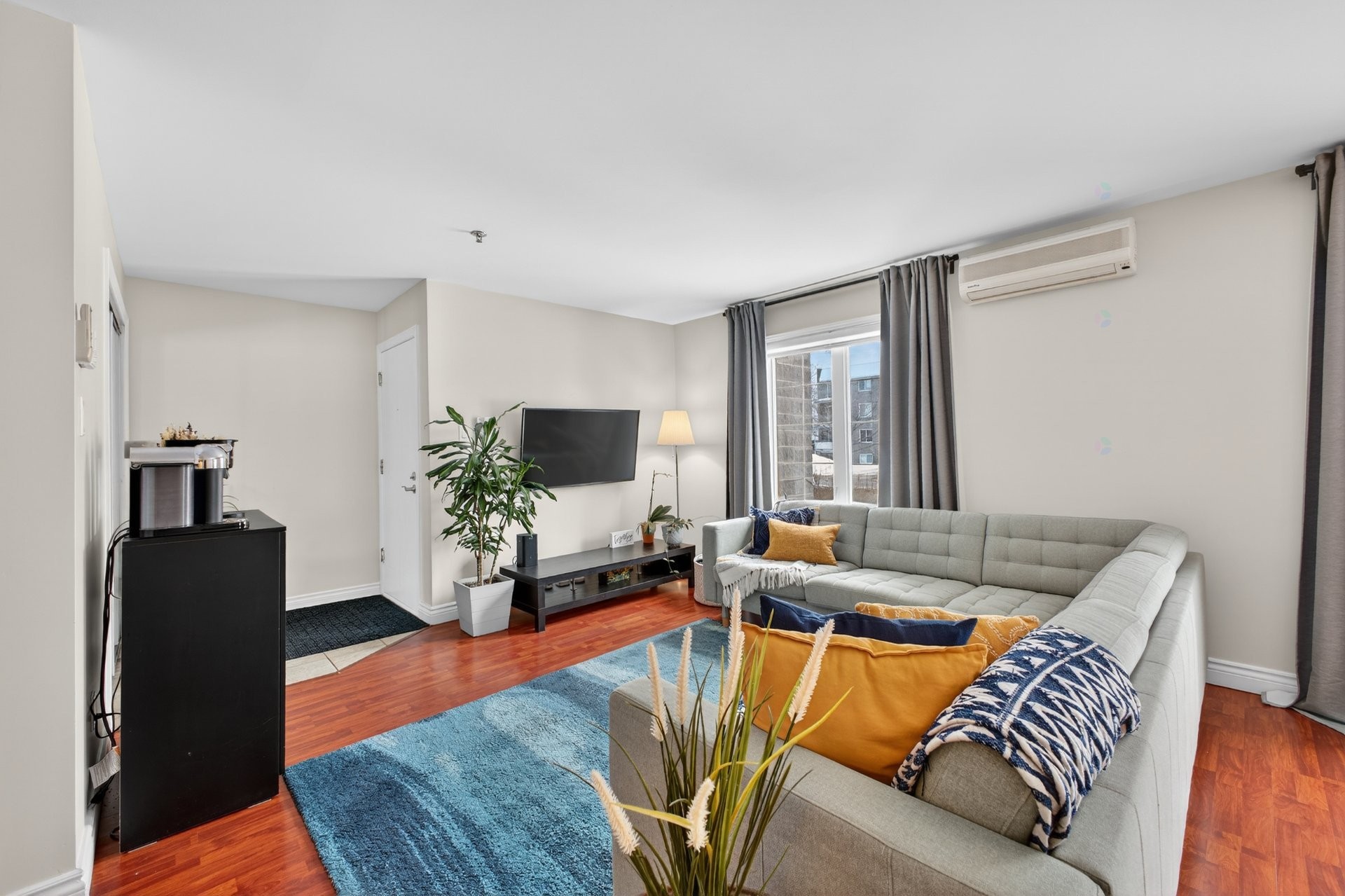 









16689


Boul. de Pierrefonds

, 201,
Montréal (Pierrefonds-Roxboro),




QC
H9H5L8

