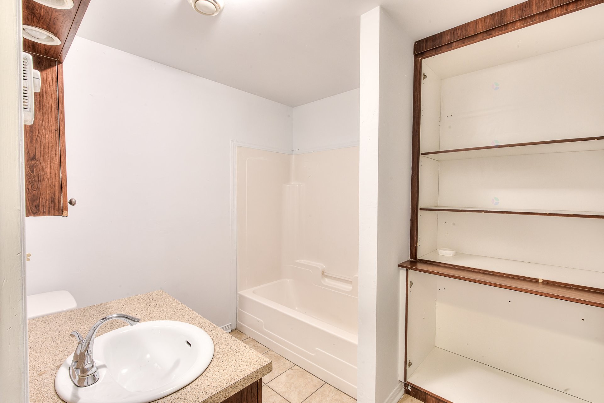 









75


Ch. de la Grande-Côte

, 2,
Boisbriand,




QC
J7G1C2

