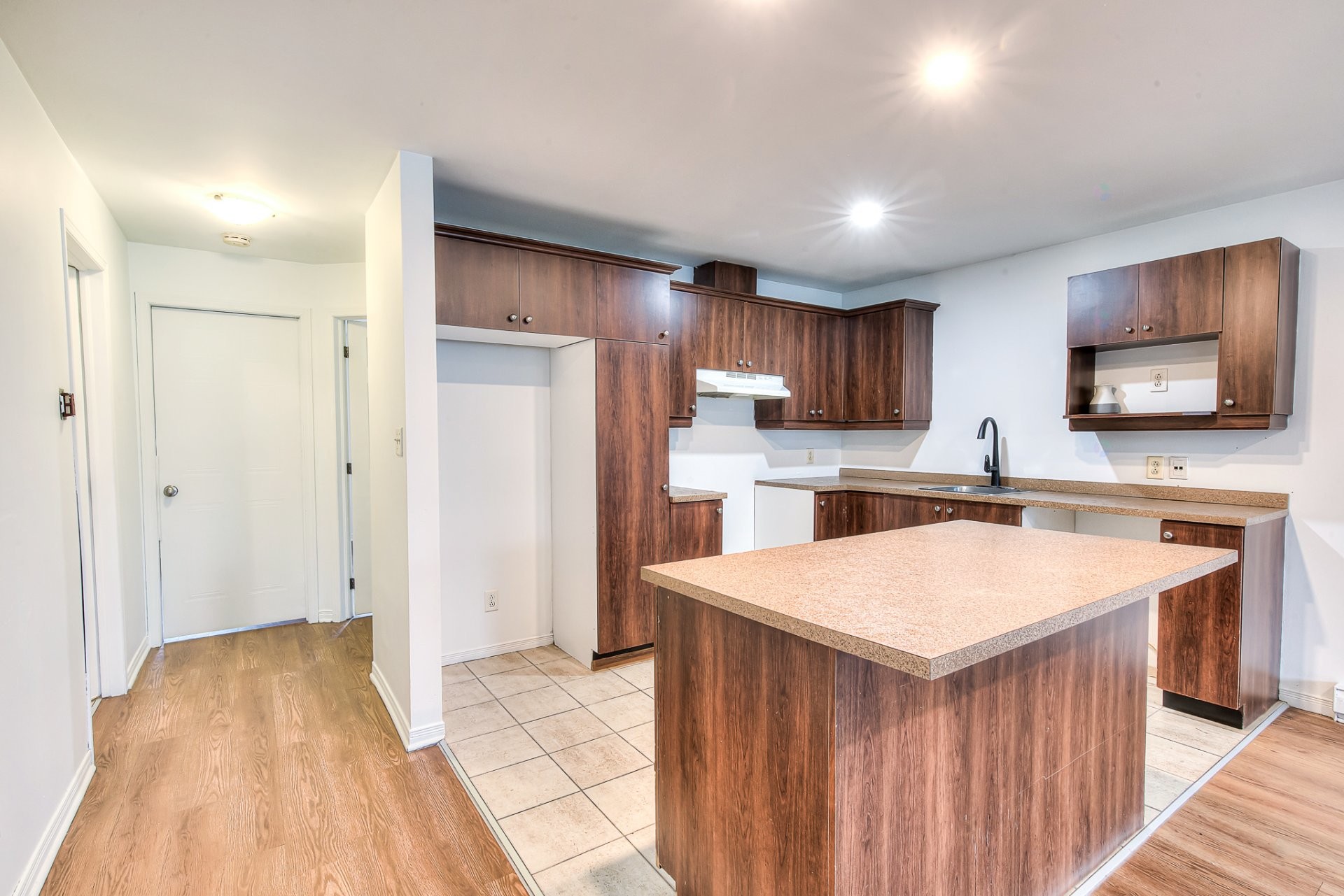 









75


Ch. de la Grande-Côte

, 2,
Boisbriand,




QC
J7G1C2

