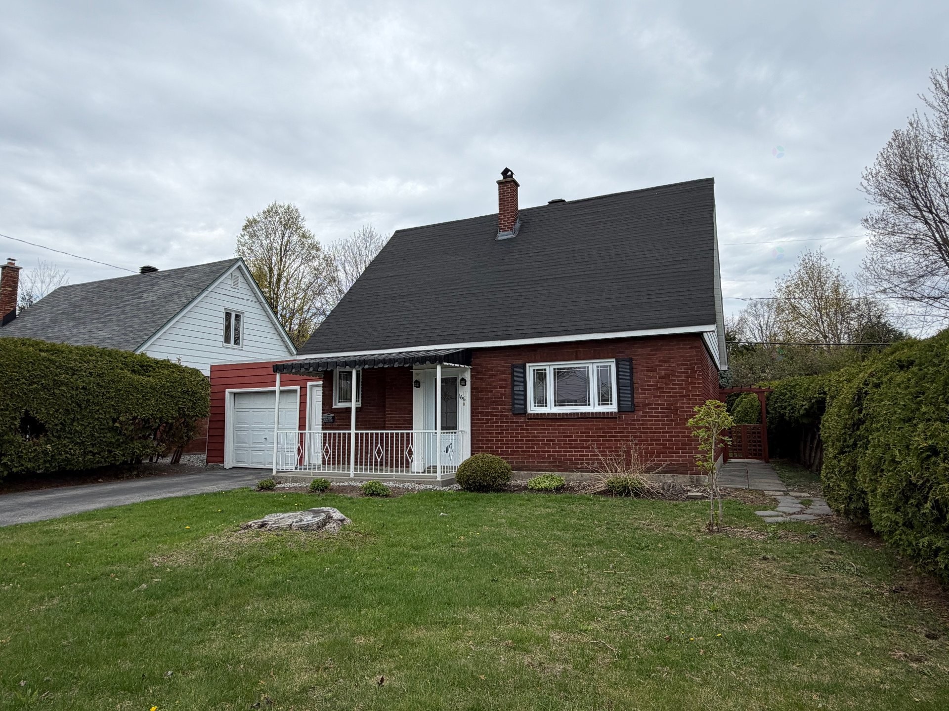









166


Rue Durocher

,
Gatineau (Hull),




QC
J8Y2S6

