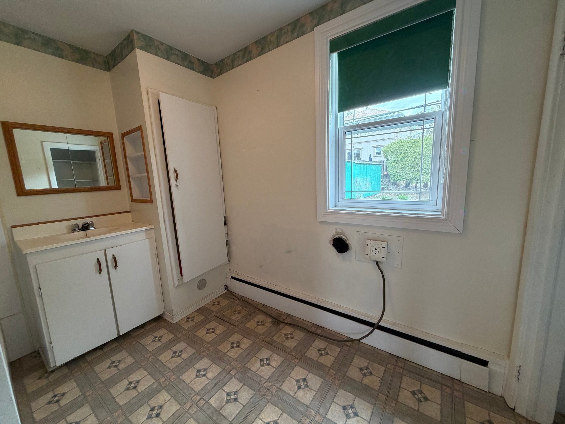 









166


Rue Durocher

,
Gatineau (Hull),




QC
J8Y2S6

